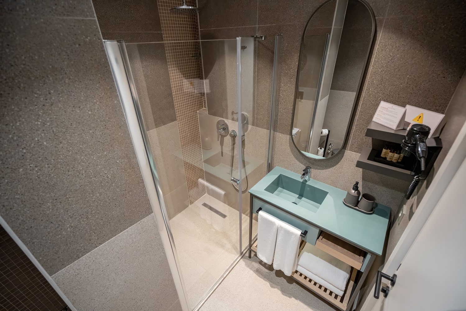 Oli Hotel & Suites