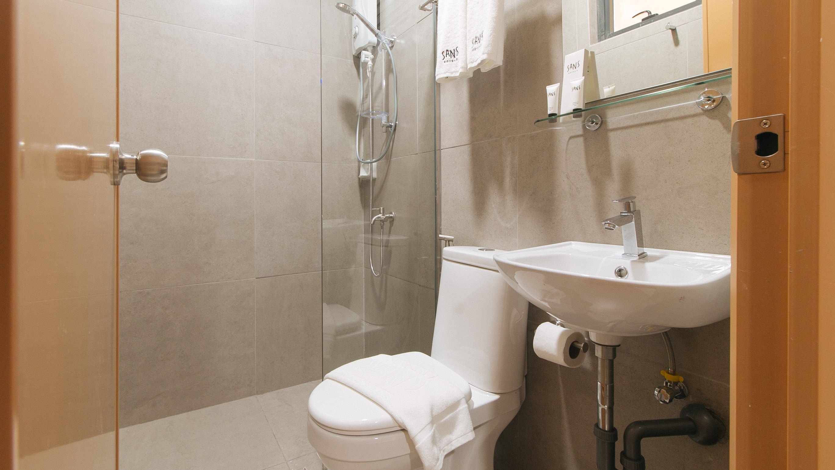 Sans Hotel At One Jd Place Makati By Reddoorz
