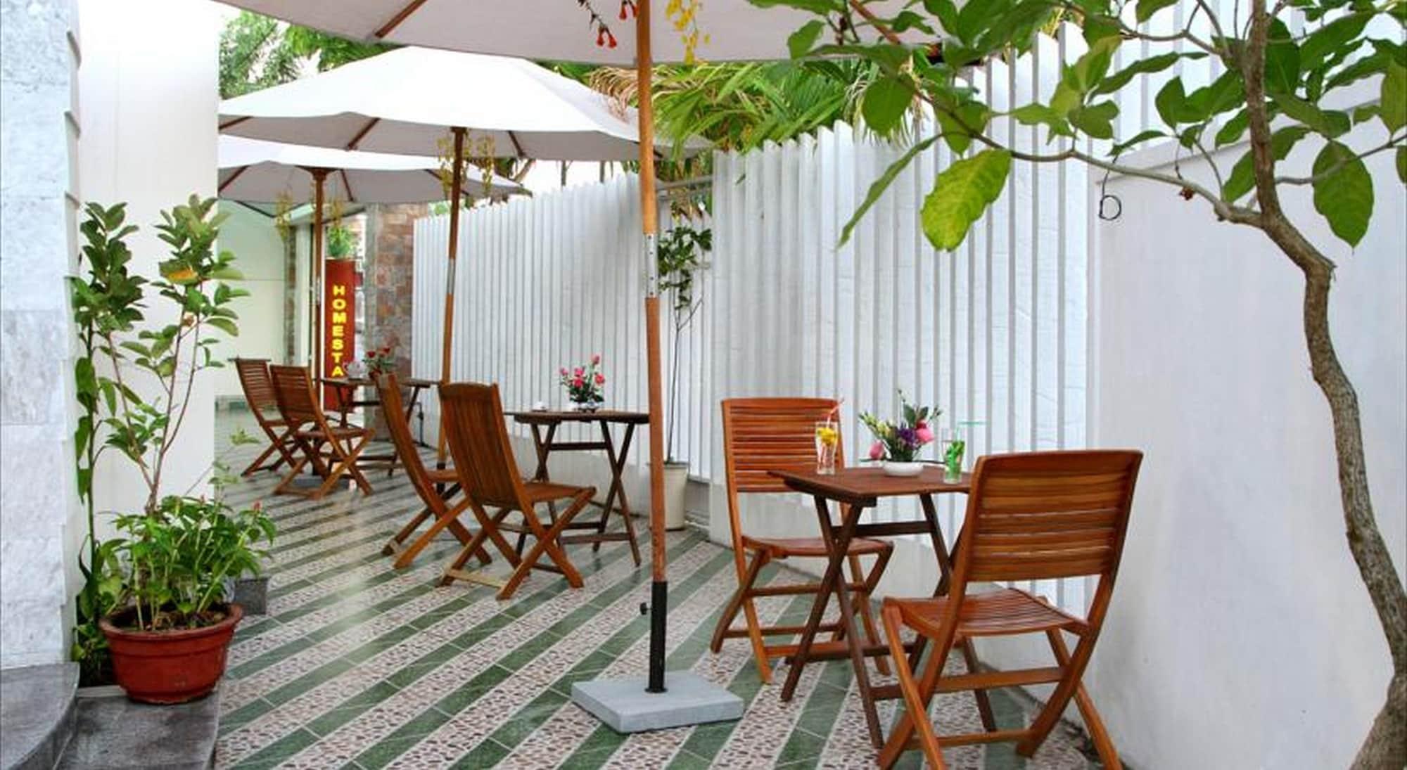 Center Homestay