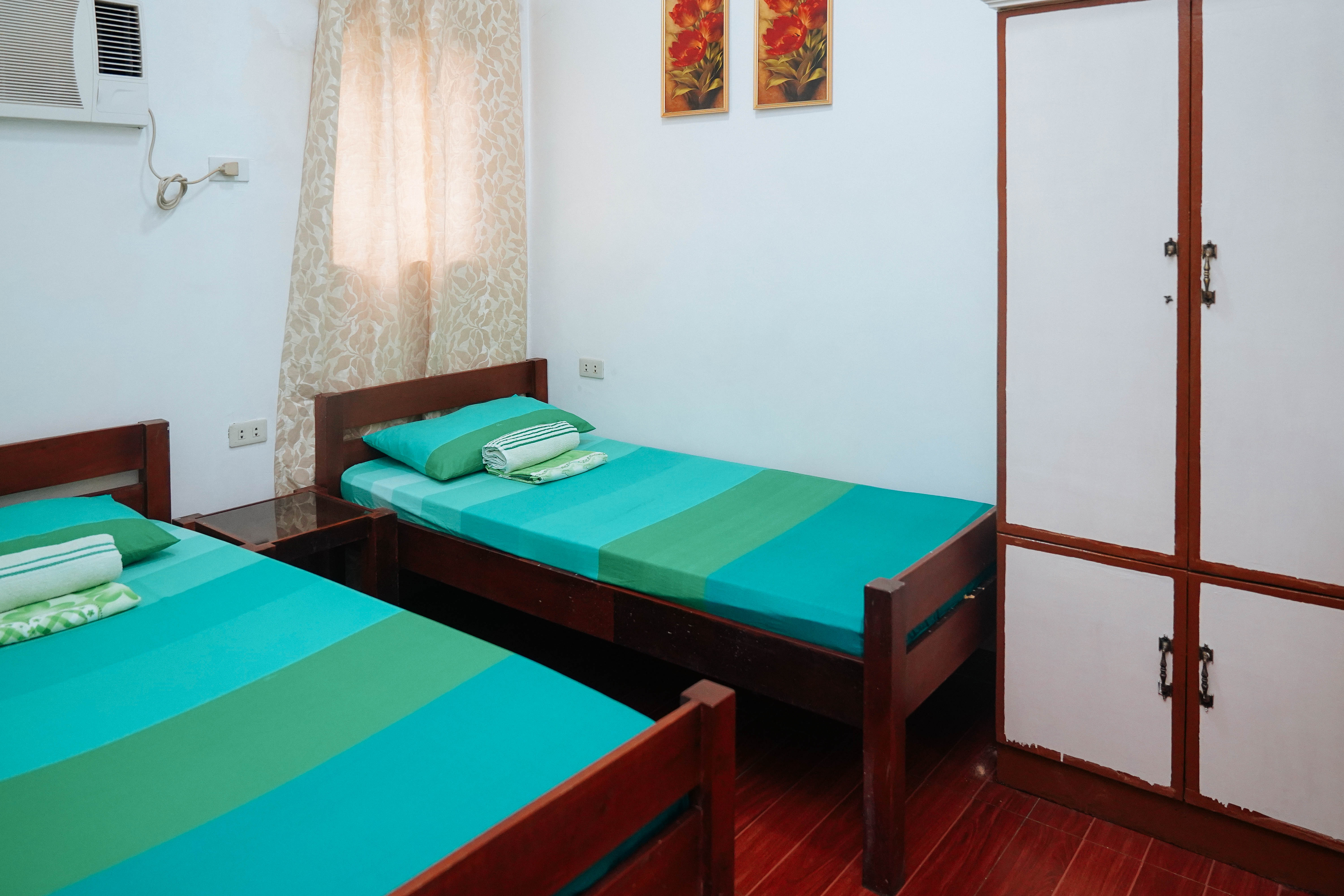 C Star Travellers Inn Redpartner