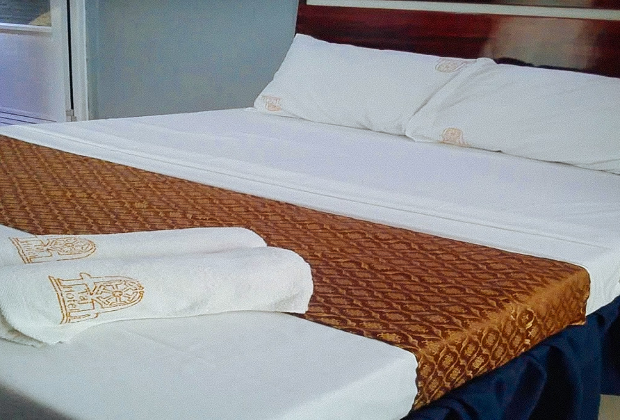 Reddoorz Plus @ Taj Hotel Tuguegarao
