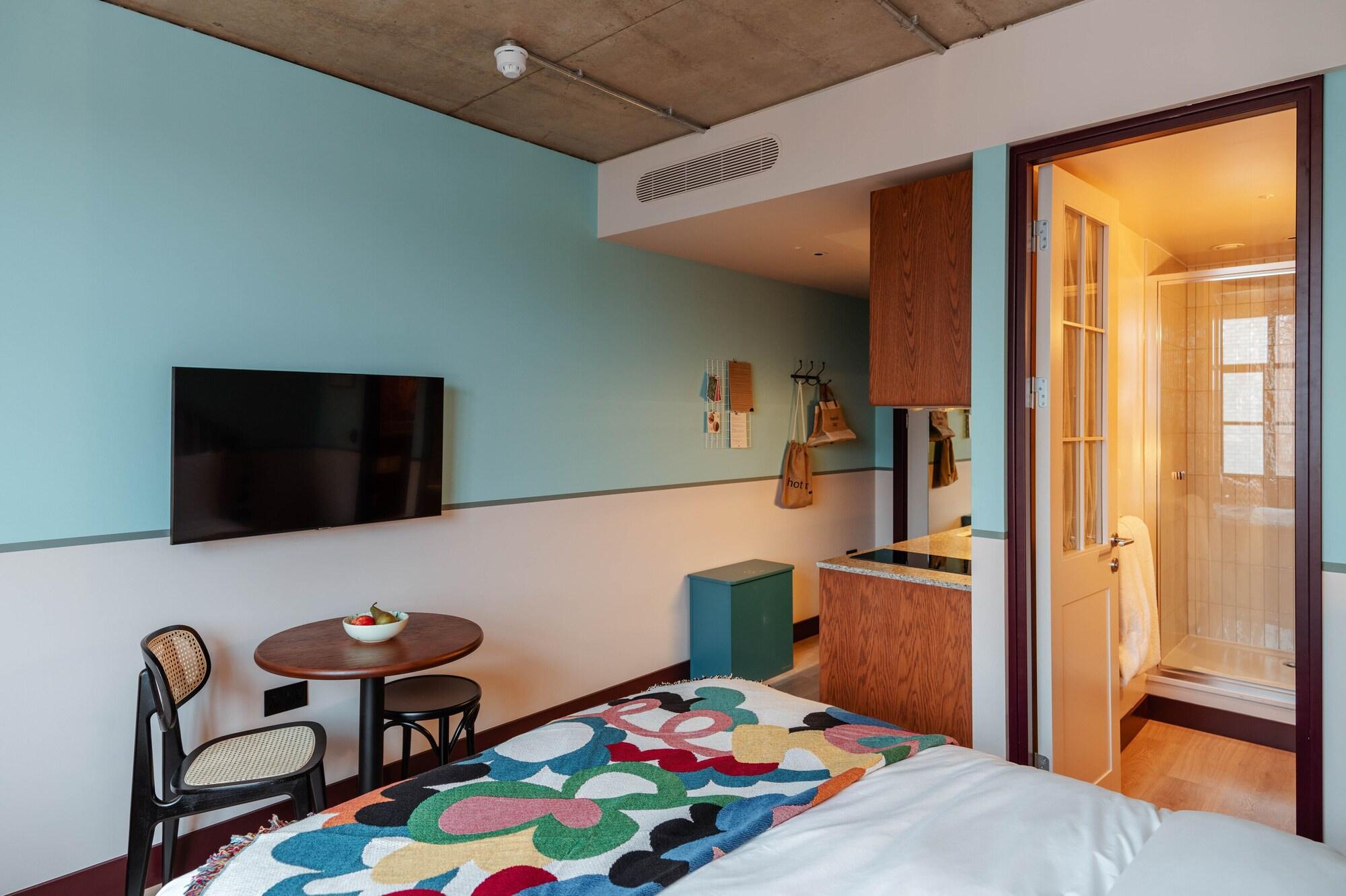room2 Chiswick hometel by null