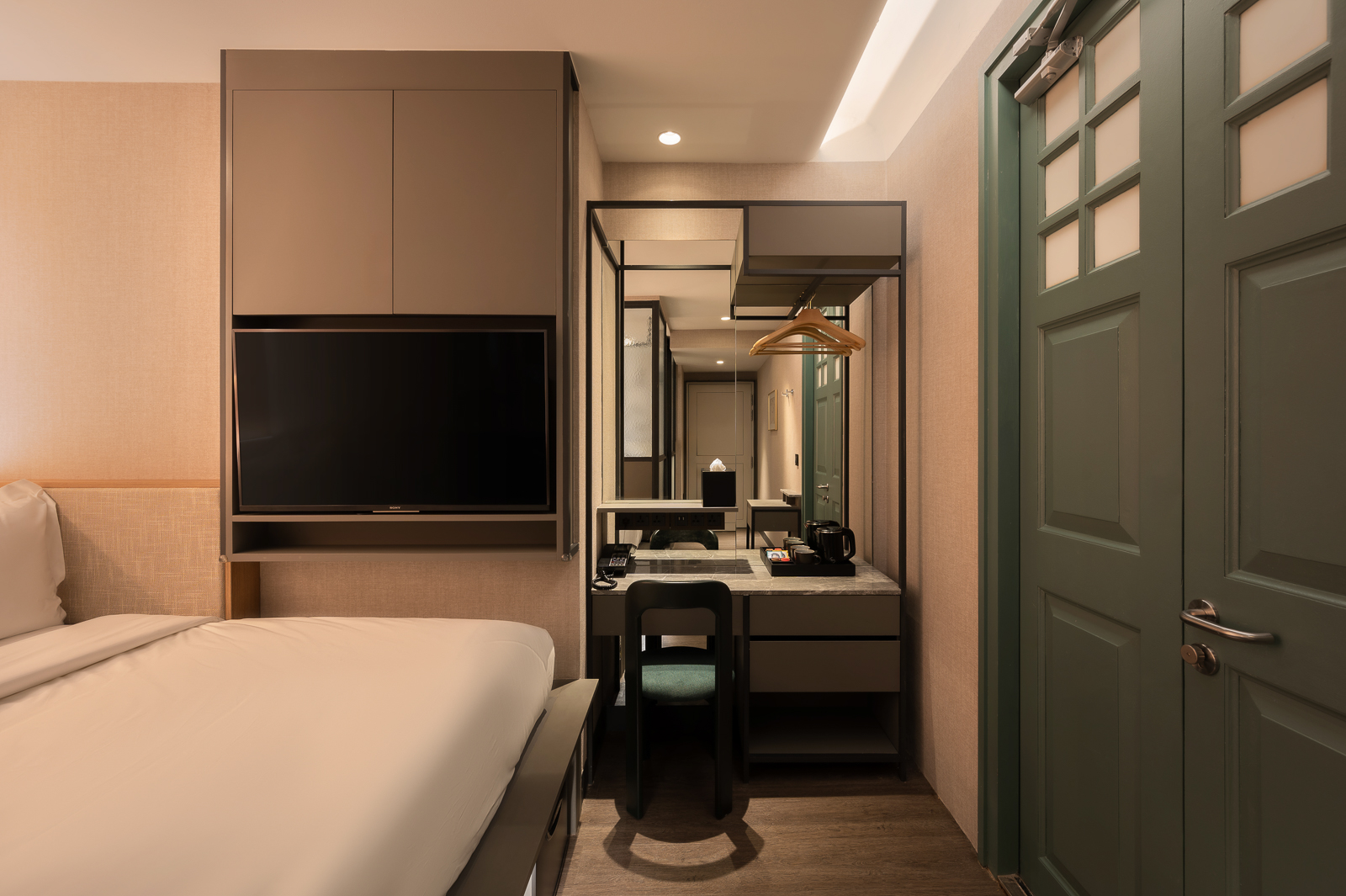 Claude Hotel