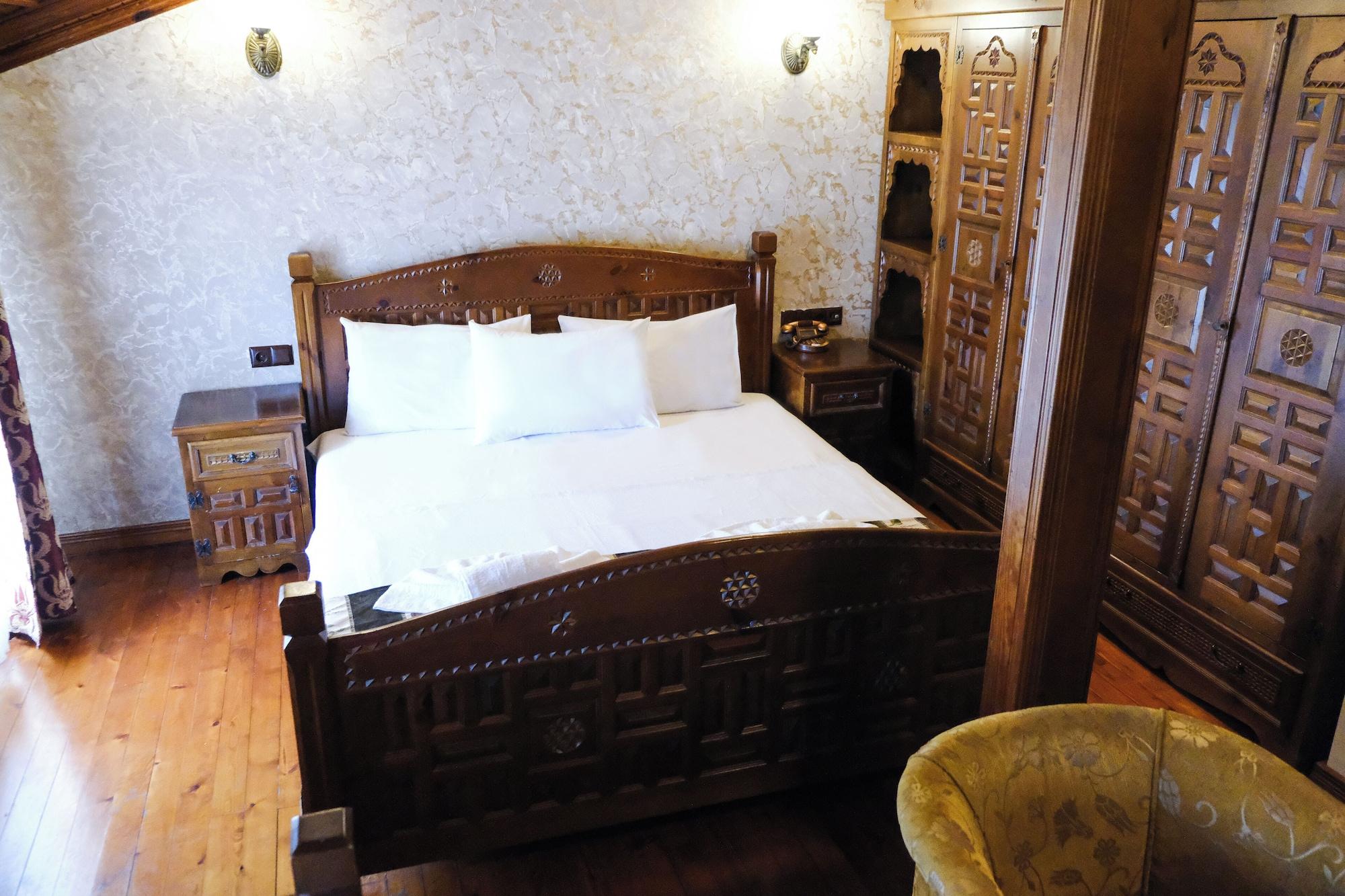 Le Antique 1892 Istanbul