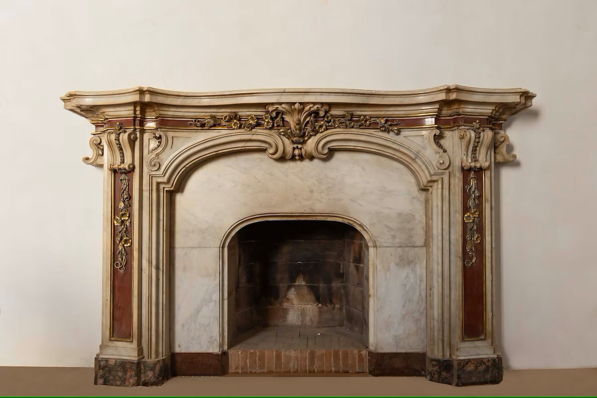 Palazzo Goldoni Condotti Collection