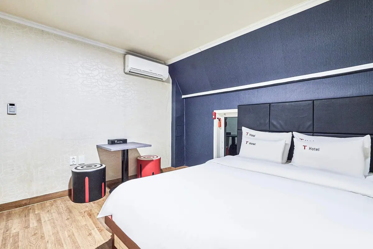 Jongno T Motel