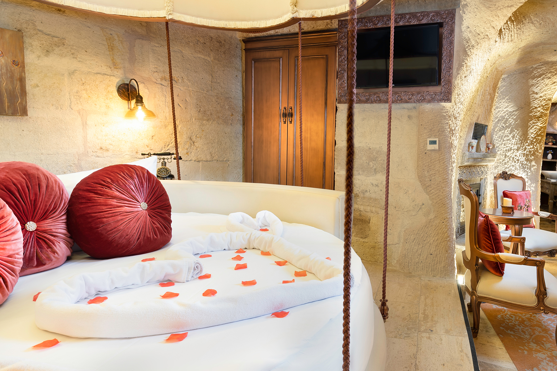 Elysion Cave Suites