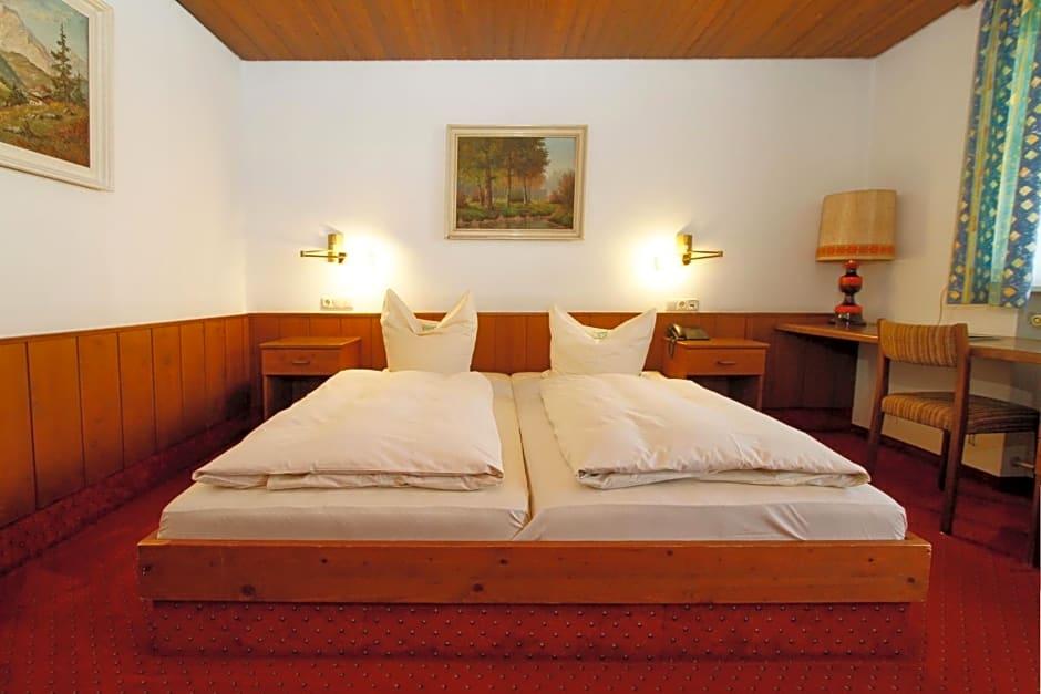 Hotel Neumayr