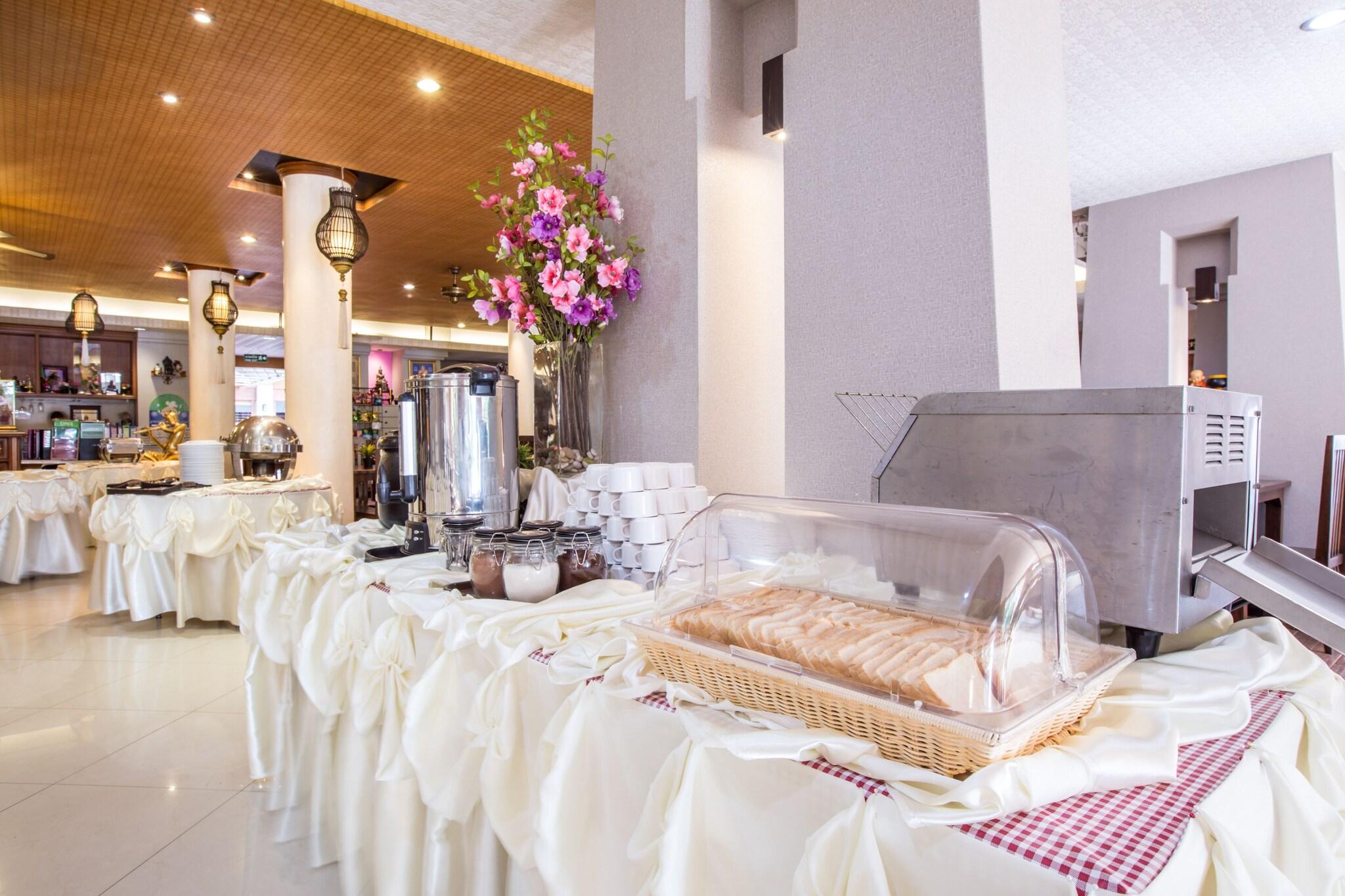 Juntra Resort