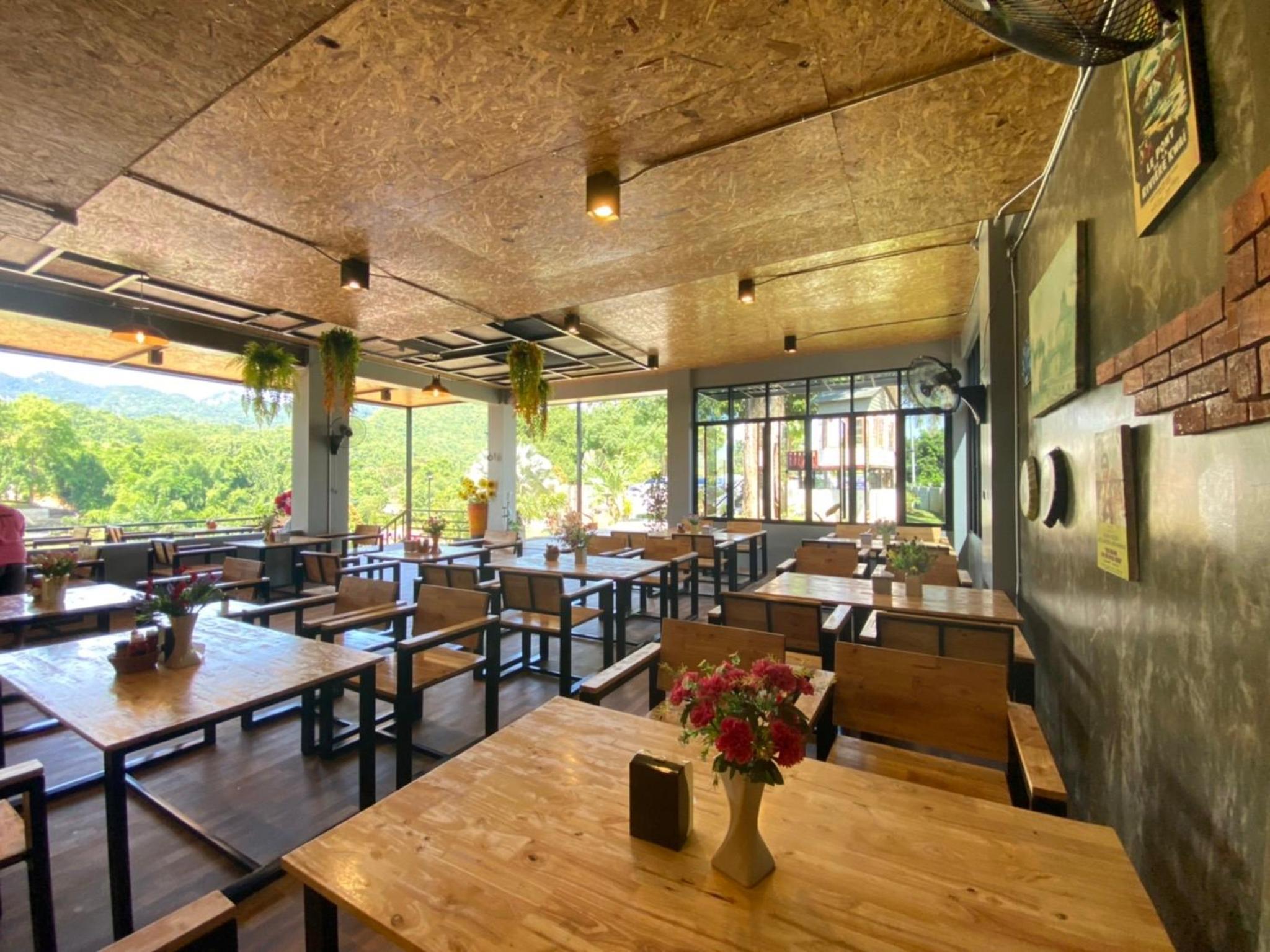 Riverside Hill Resort And Restaurant
