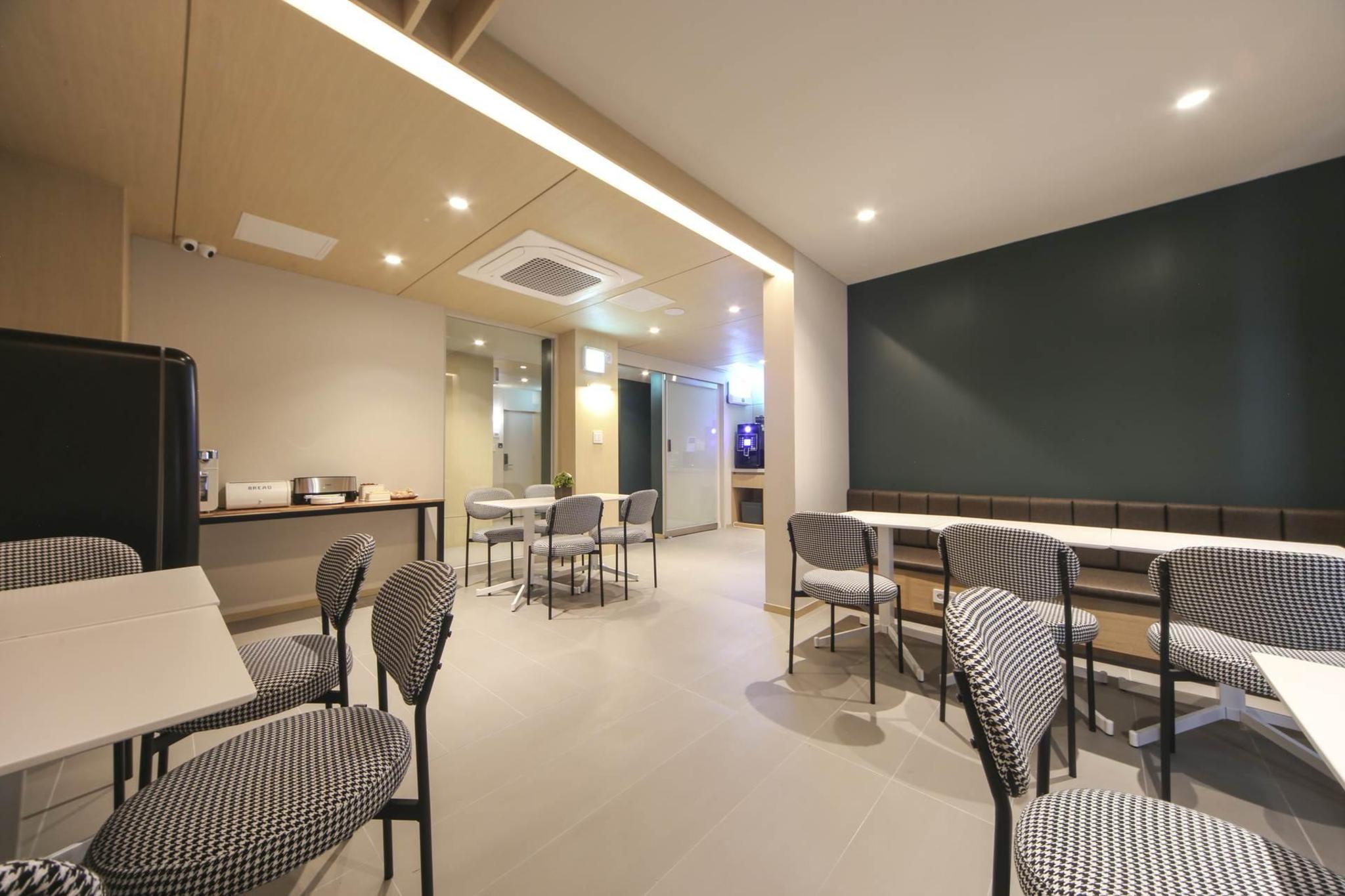 Exterior & Views 1, Hound Hotel Sajik Minam Station, Dongnae