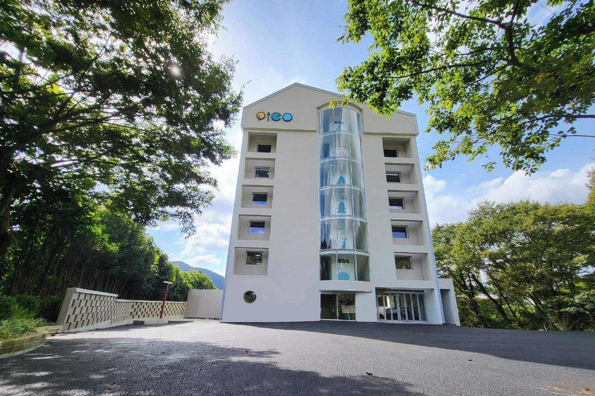 Pico Kids Pool Villa