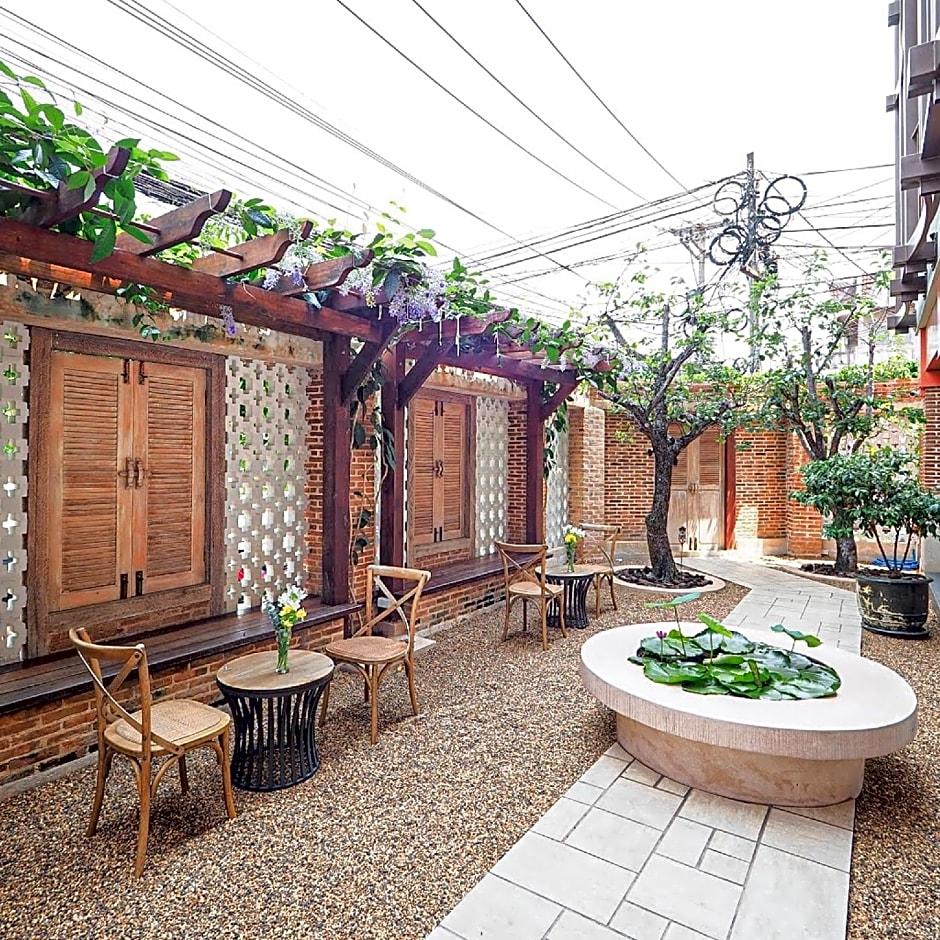 Sanae Oldtown Hotel