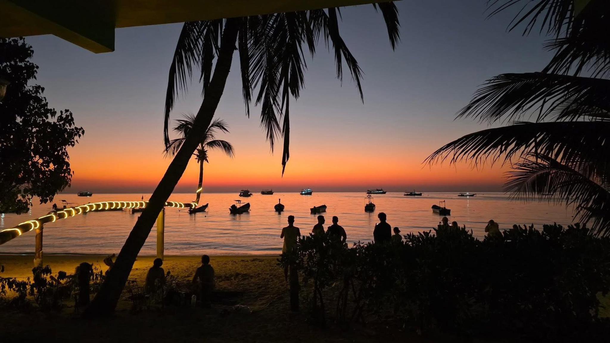 Lotus Hostel Beach Bar Koh Tao