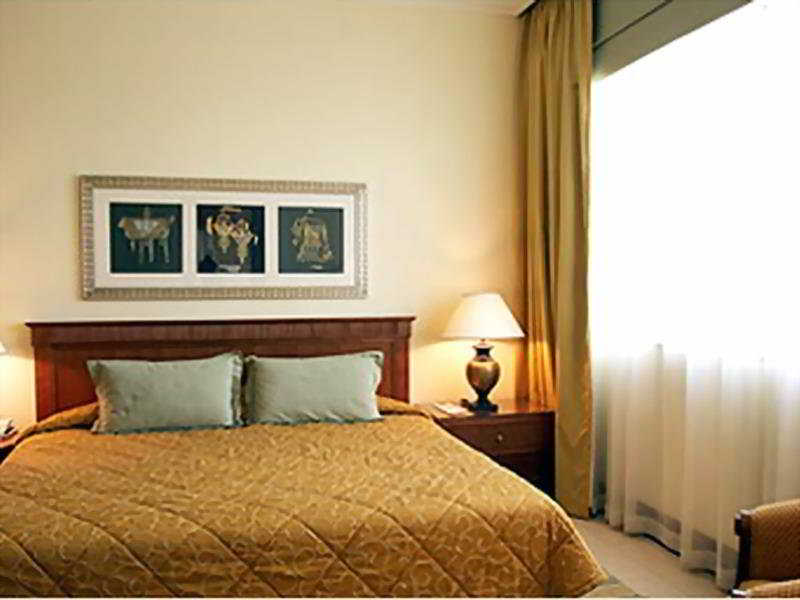 City Seasons Suites (EX Pearl City Suites Hotel)