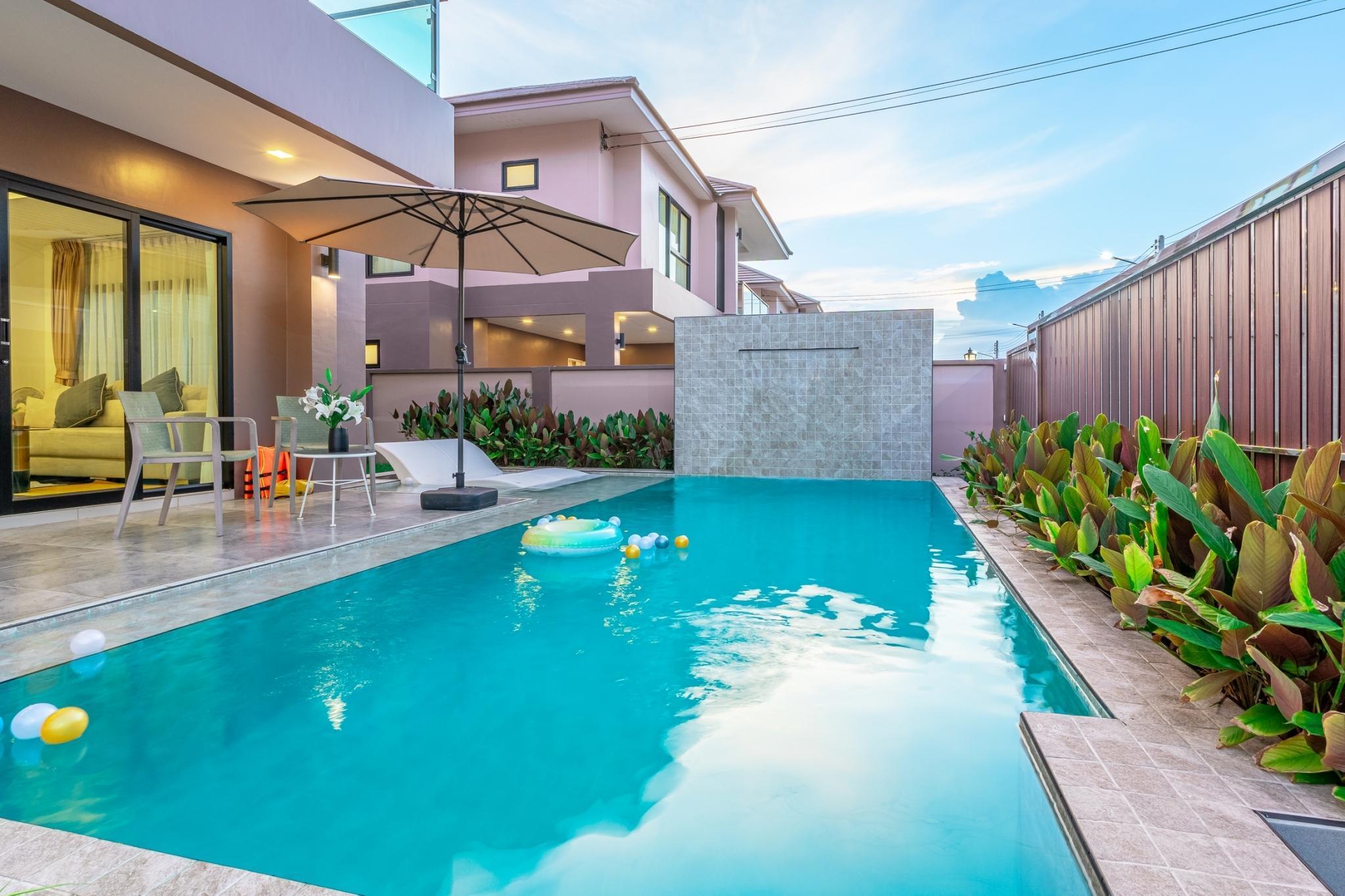 Southern Peak Pool Villa Huay Yai Pattaya