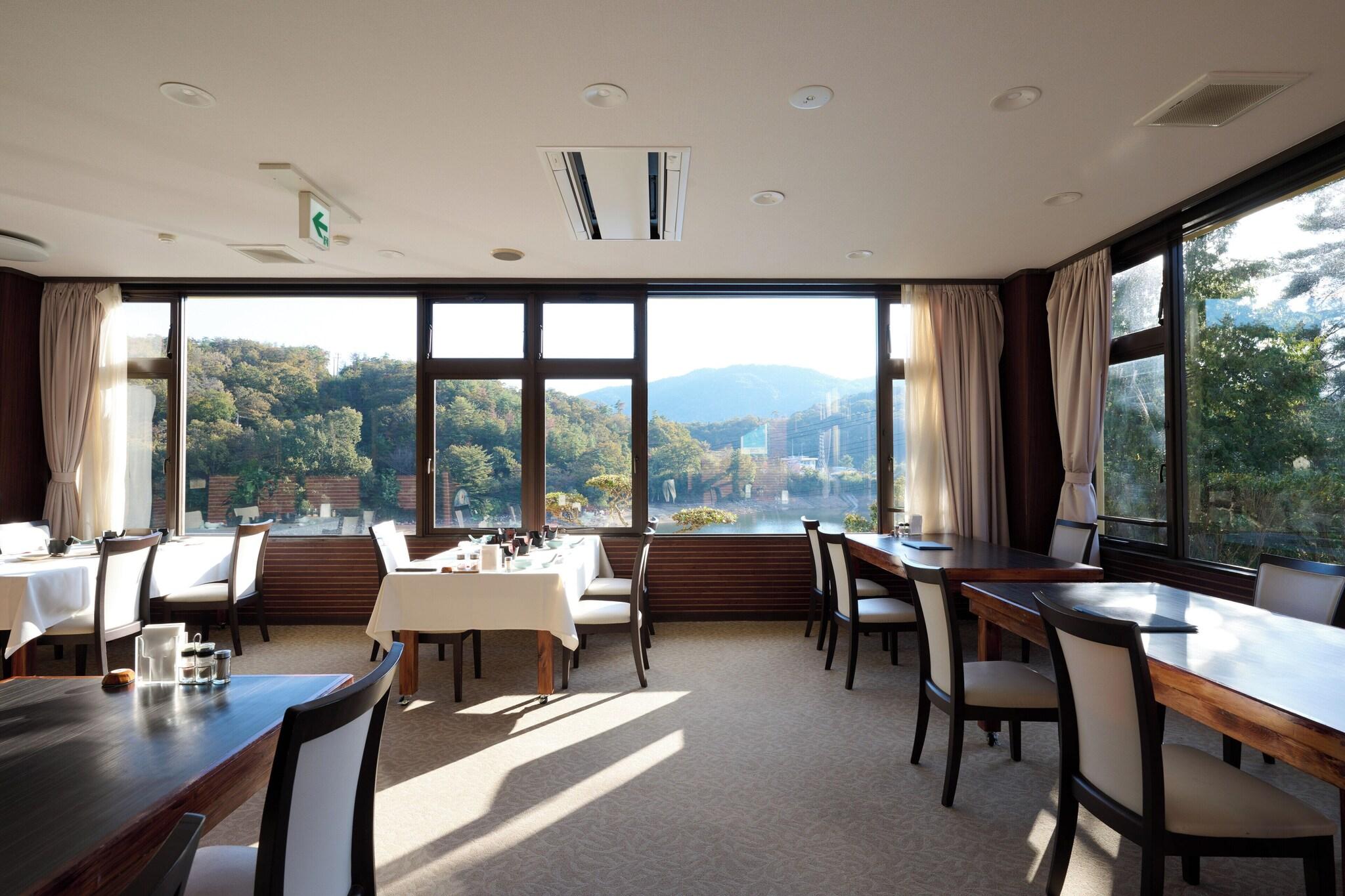 Hakuryuko Resort