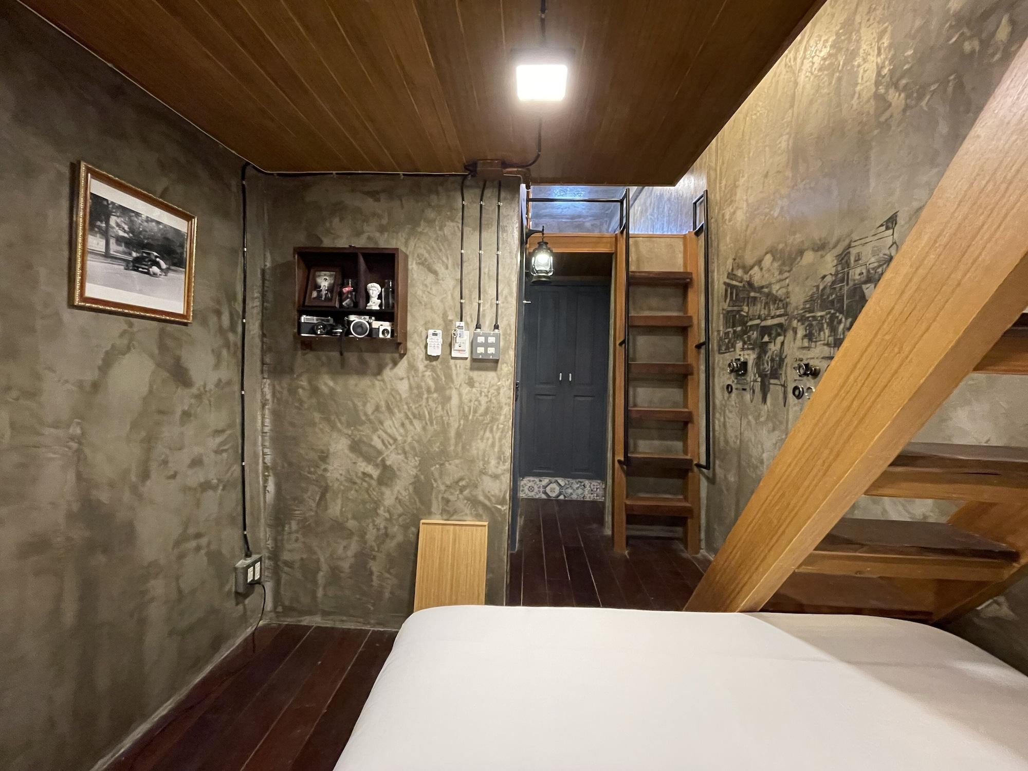 Central Old Town Cottage