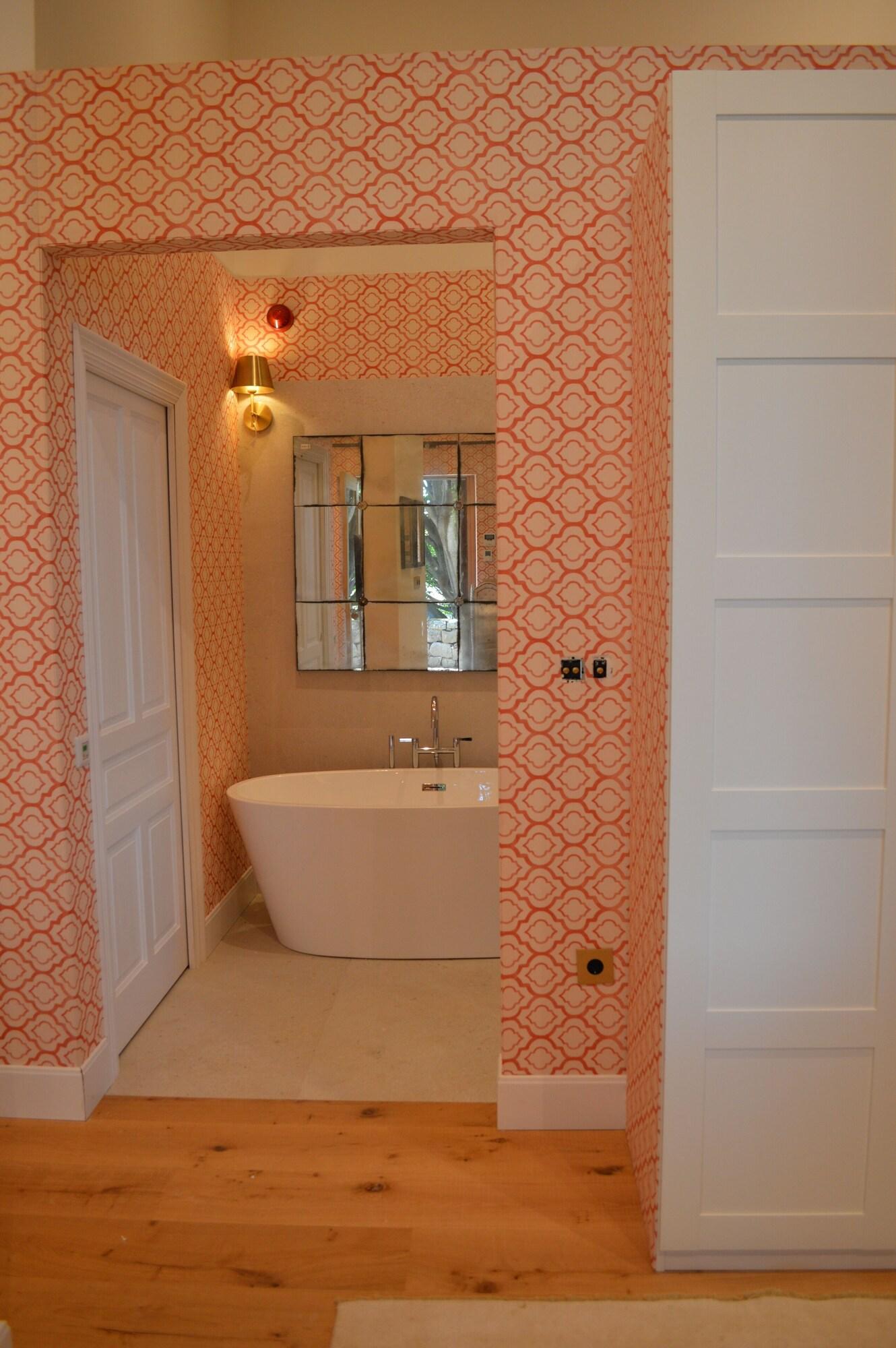 Helguera Palacio Boutique Antique by null