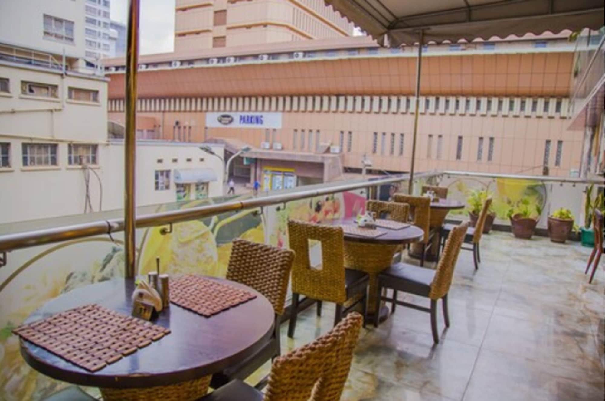 Russel Hotel