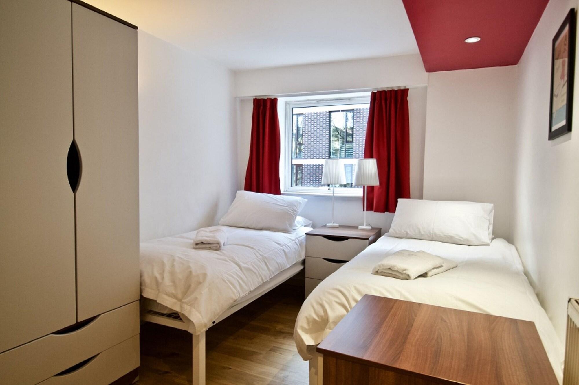 62 66 Farringdon By Condokeeper
