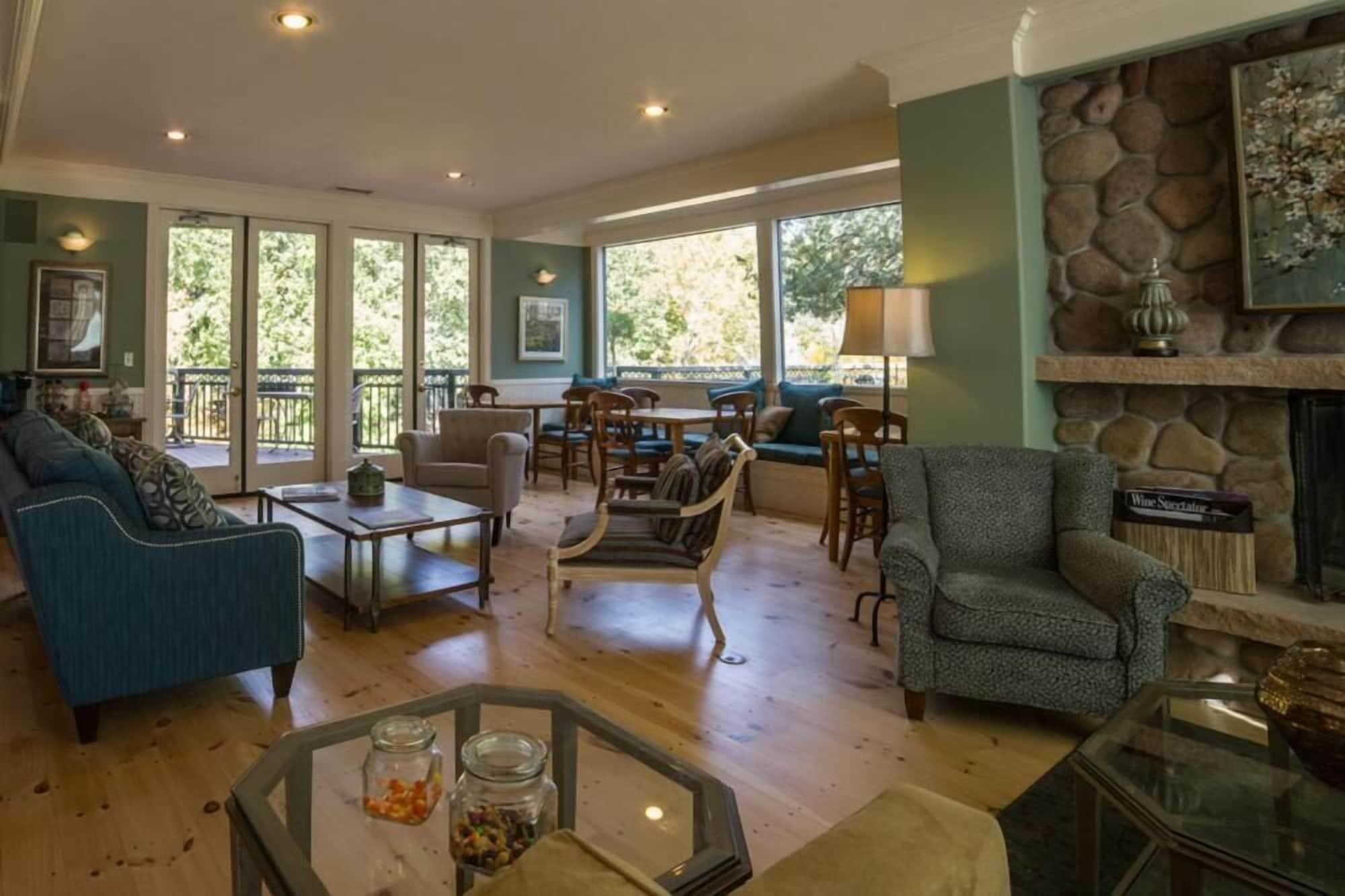 Inn Above Oak Creek by null