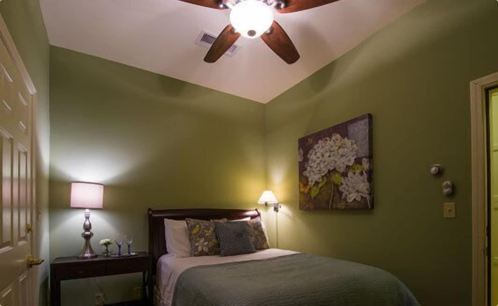 Inn Above Oak Creek by null