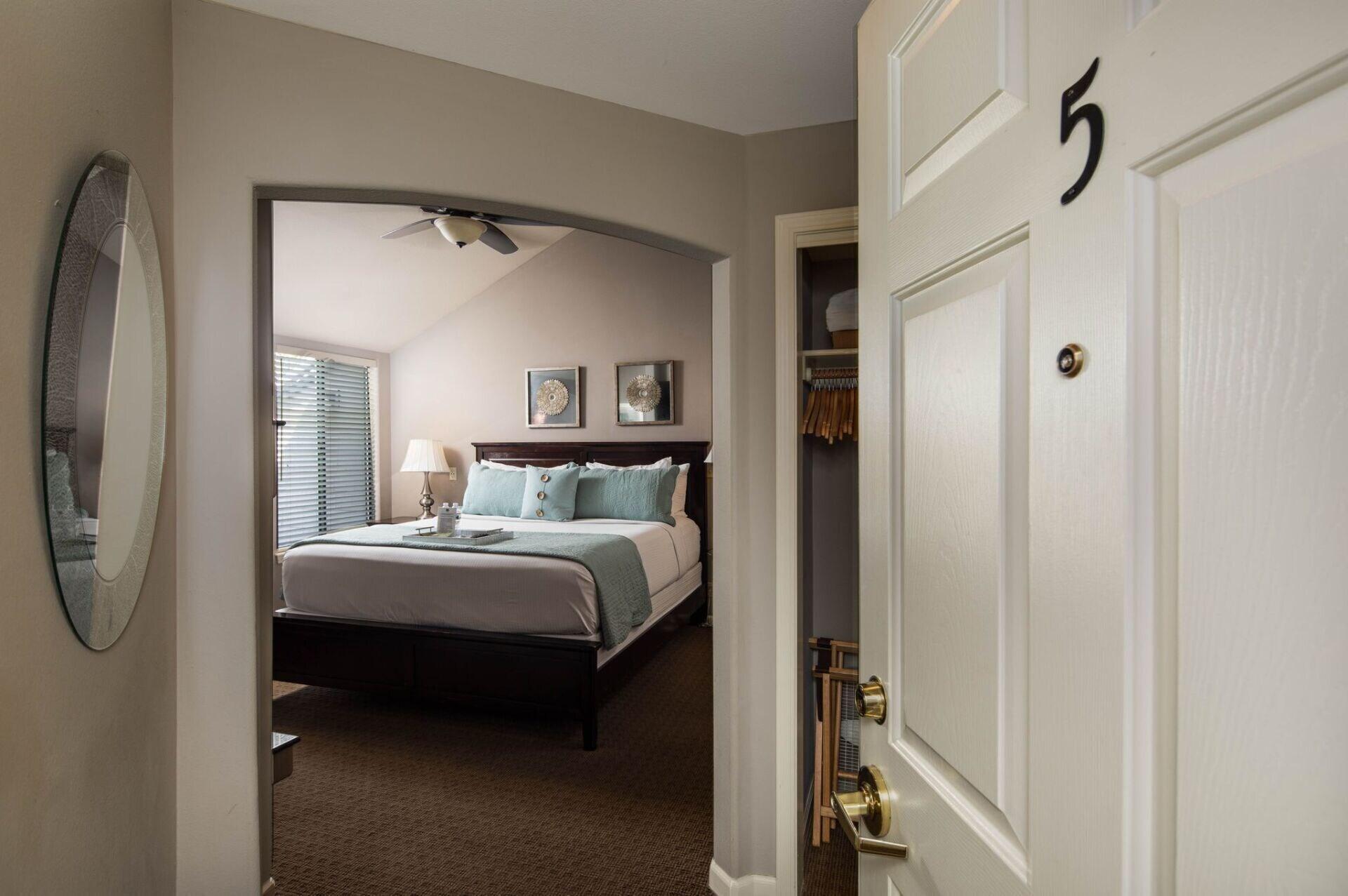 Inn Above Oak Creek by null