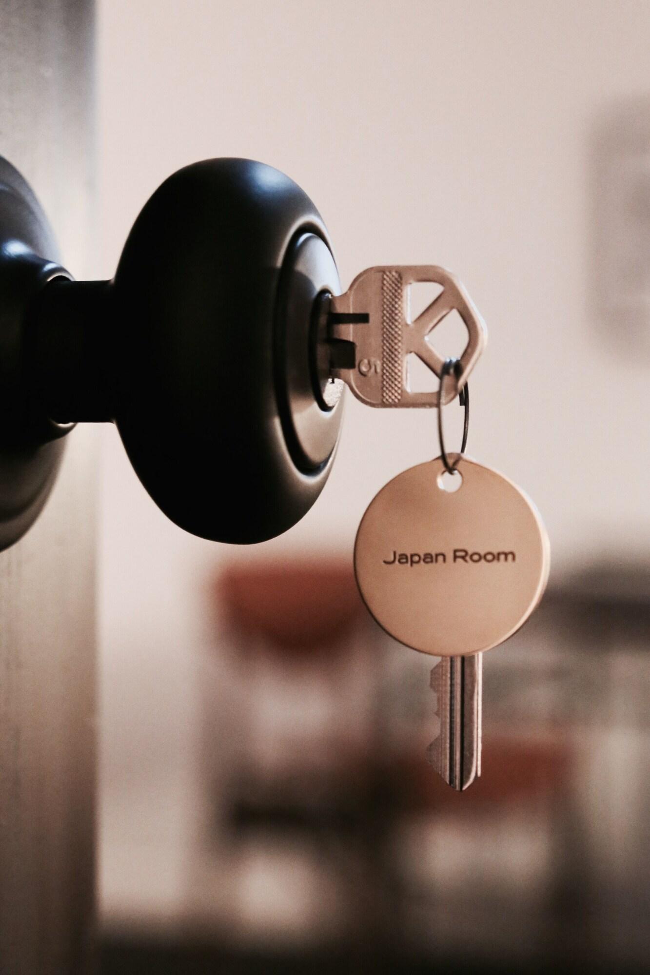 HOUSE OF FINN JUHL HAKUBA by null