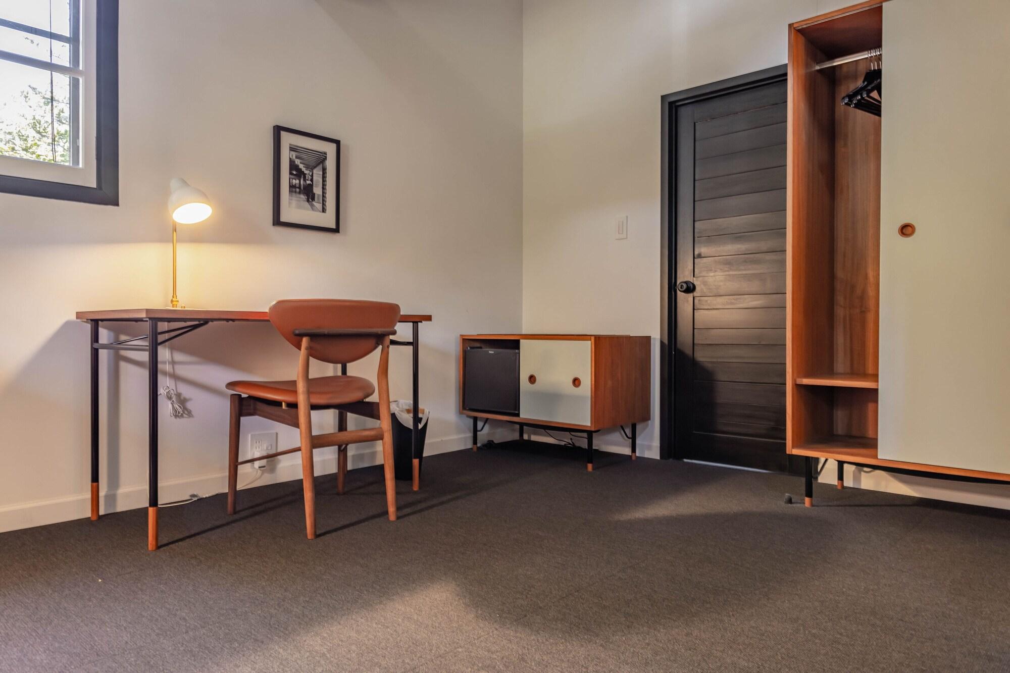 HOUSE OF FINN JUHL HAKUBA by null