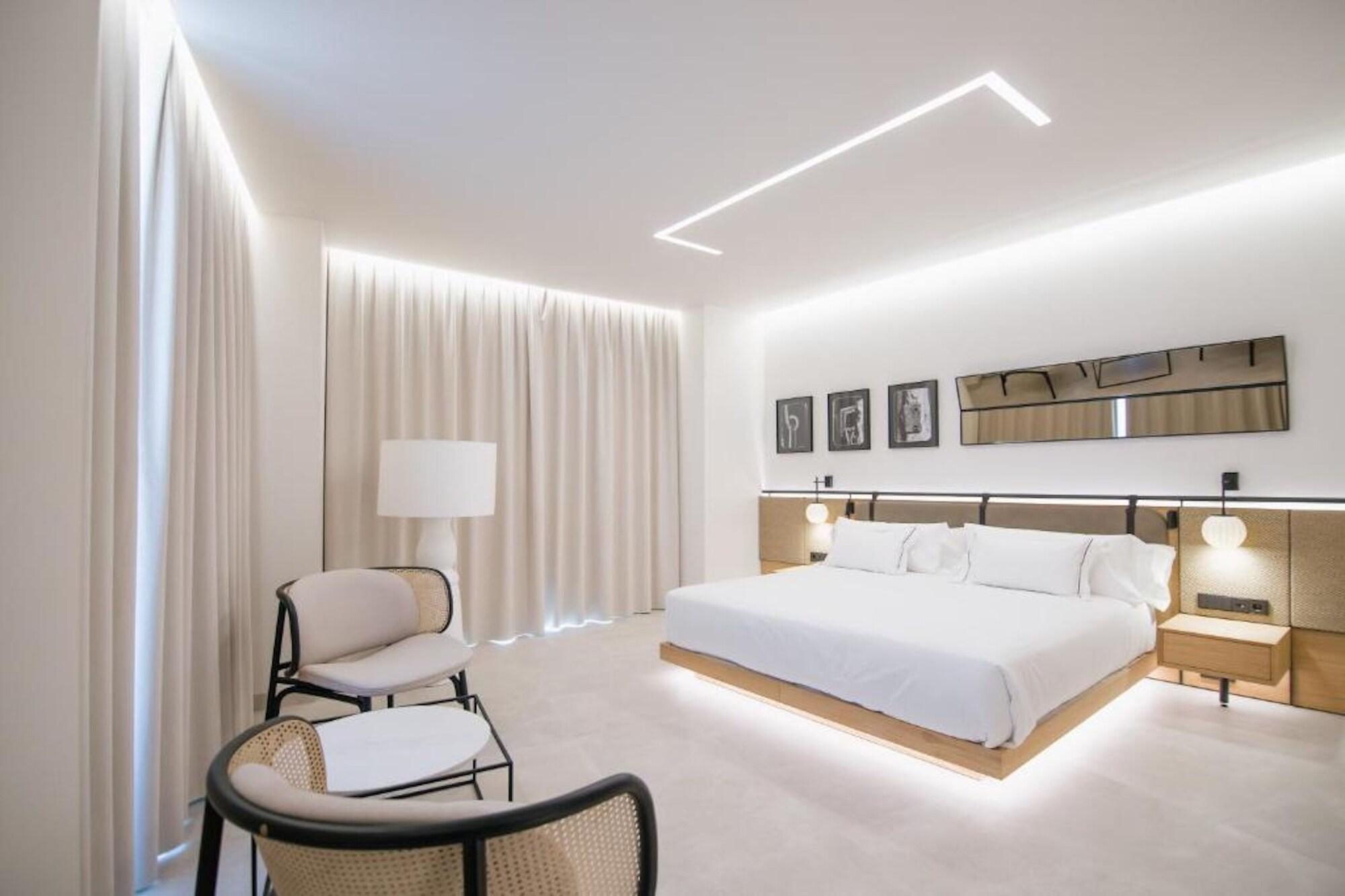 Hotel Puerta Serranos by null