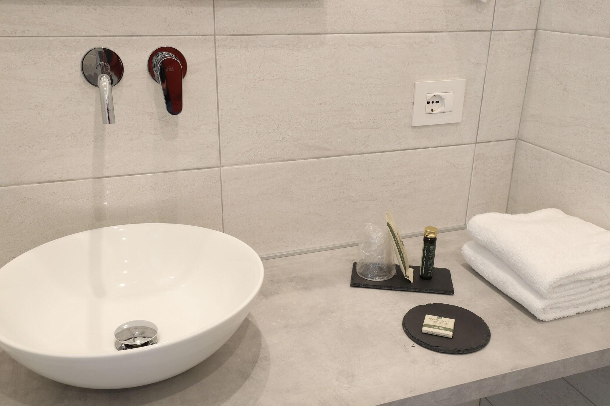 Cadorna Luxury Hotel