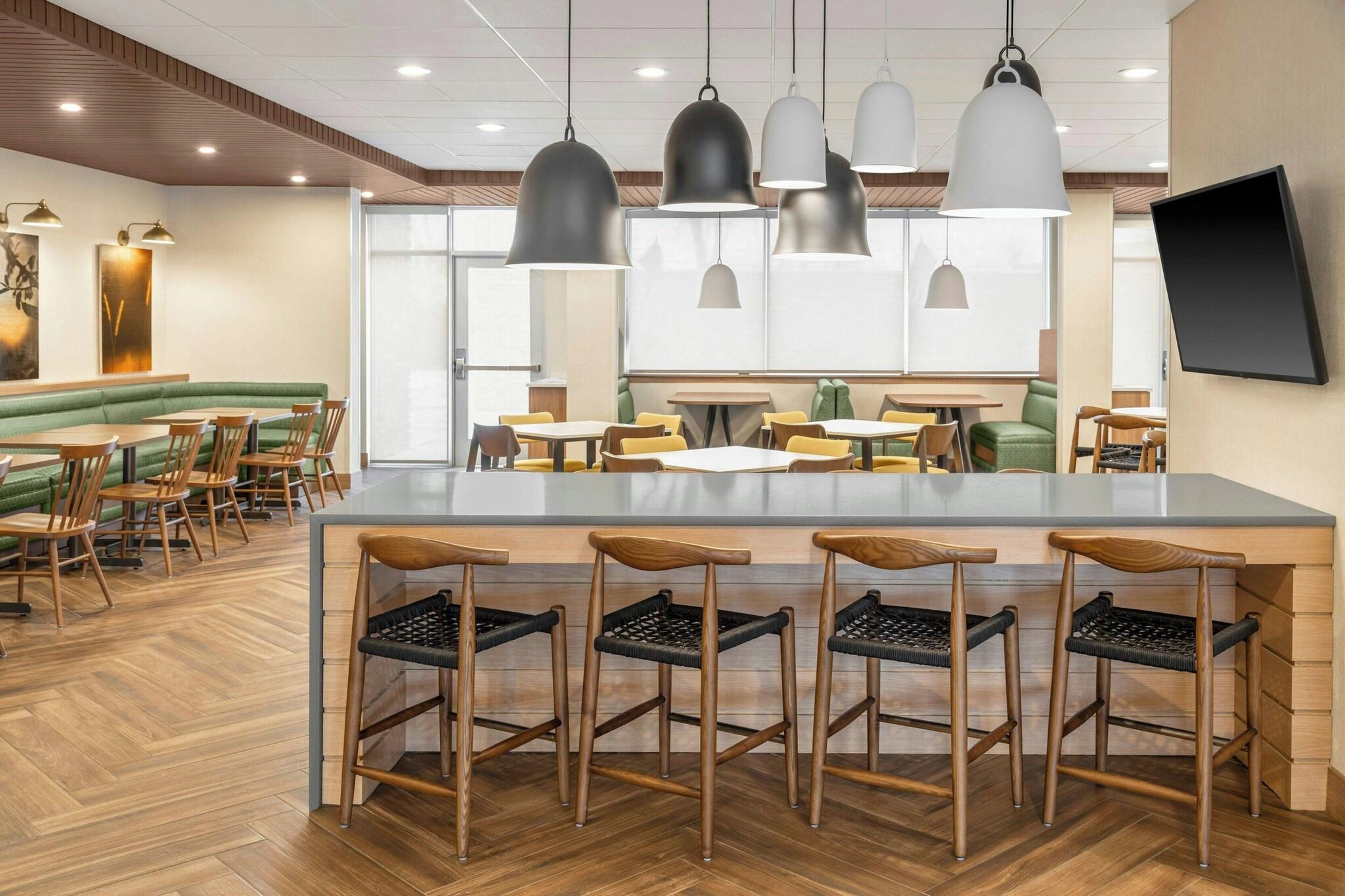 Fairfield Inn Suites By Marriott Detroit Taylor