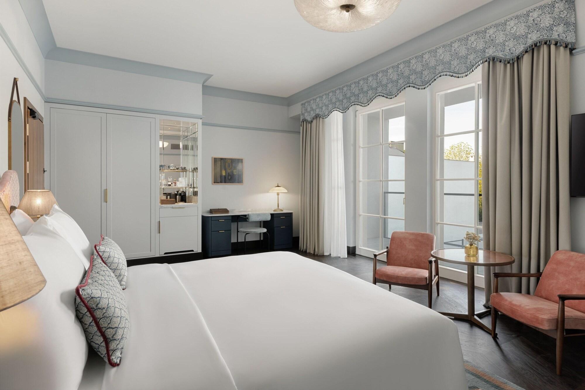 Stradom House, Autograph Collection by null