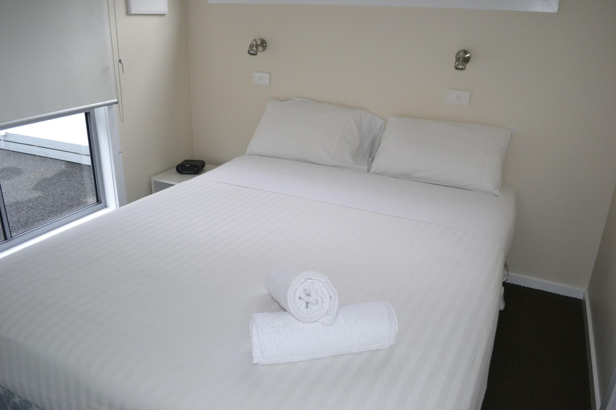 Room 3, Portland Holiday Village, Glenelg - Portland
