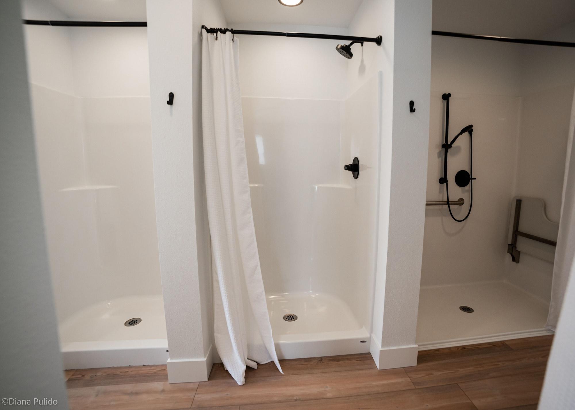 LOGE Leavenworth Downtown by null