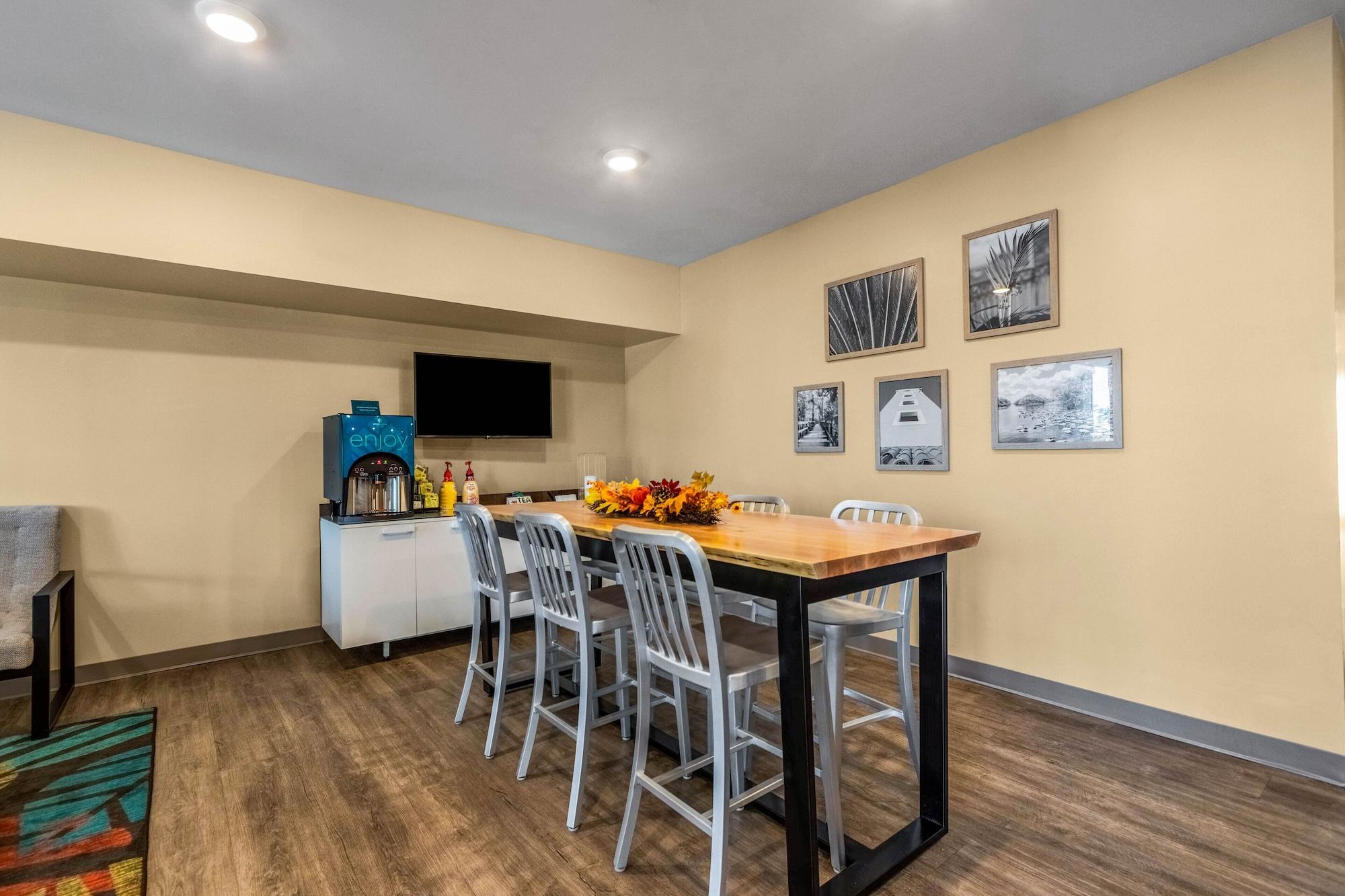 Woodspring Suites Jacksonville South