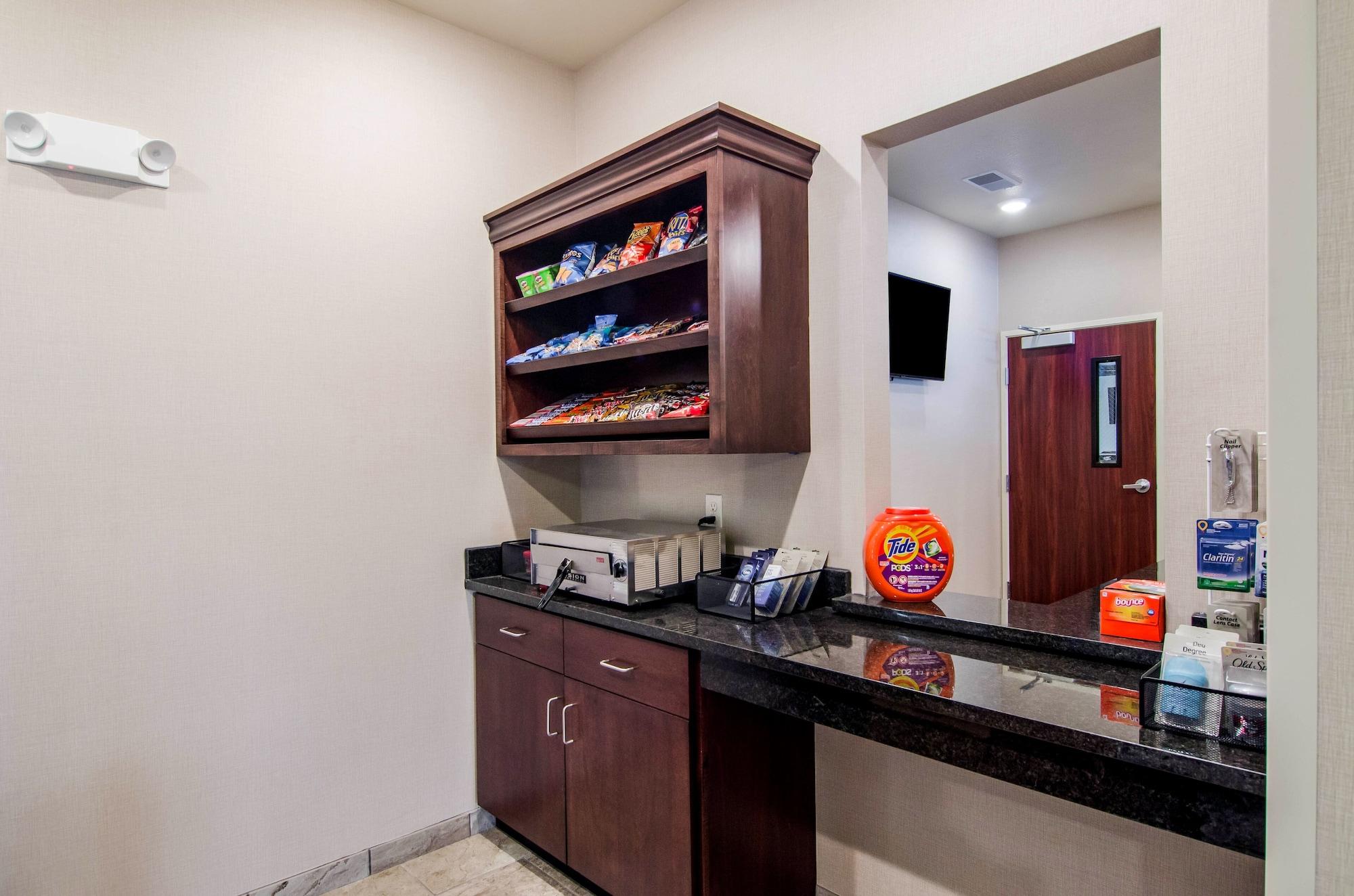 Cobblestone Hotel Suites Andrews