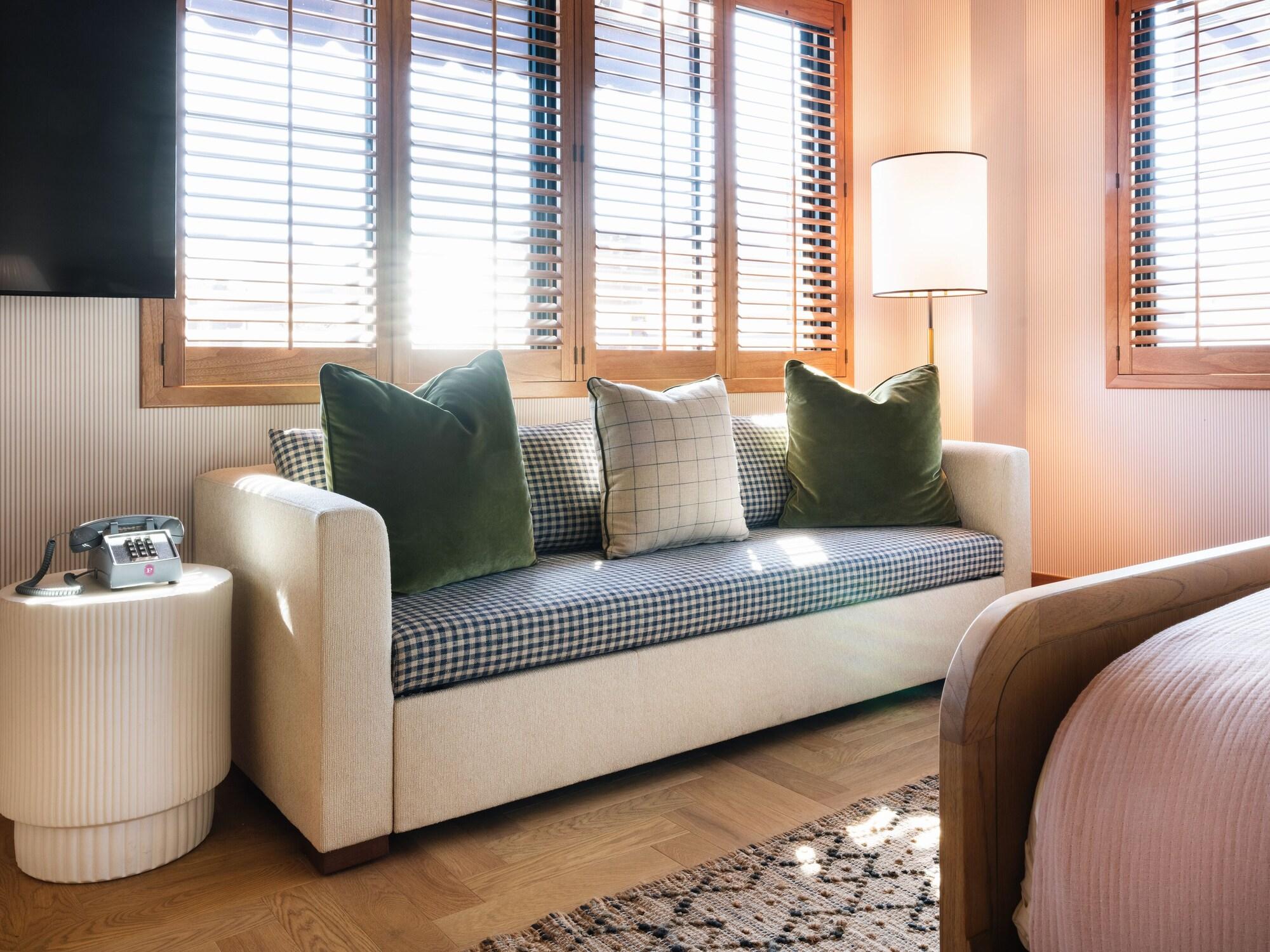 Palihouse Hyde Park Village by null