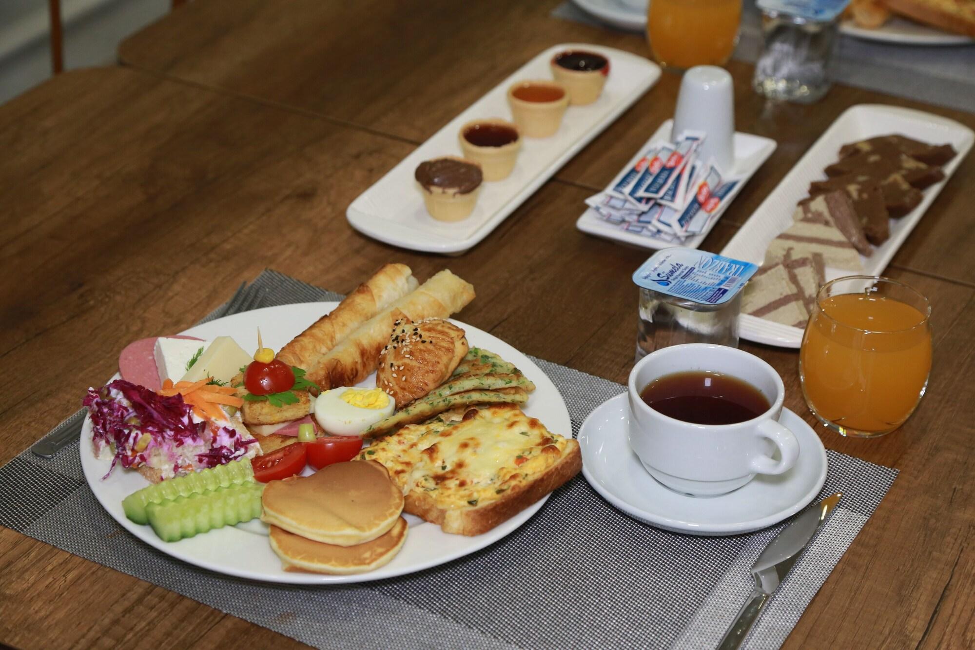 Almircan Hotel