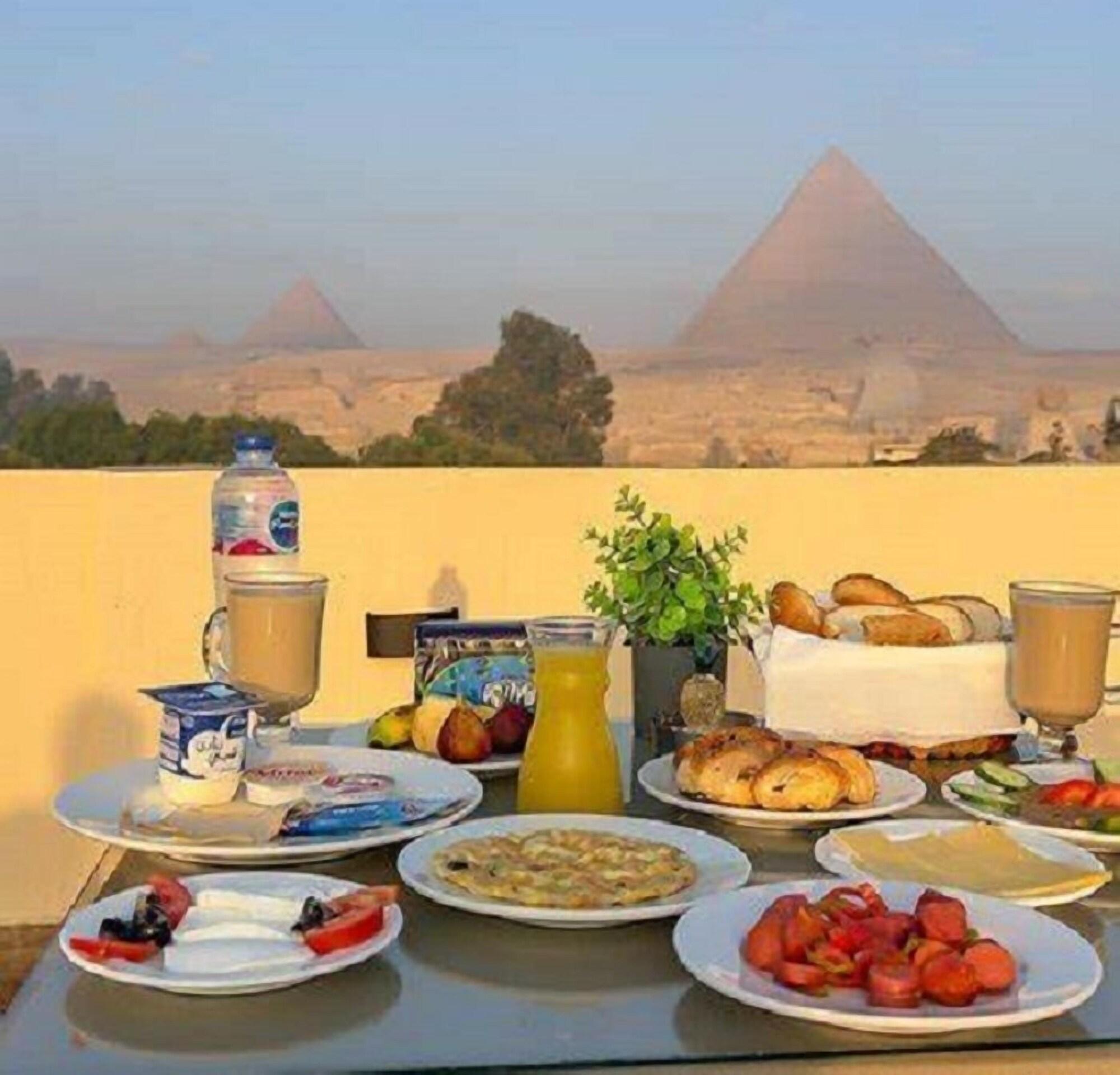 Royal Crown Hotel Giza Pyramids View