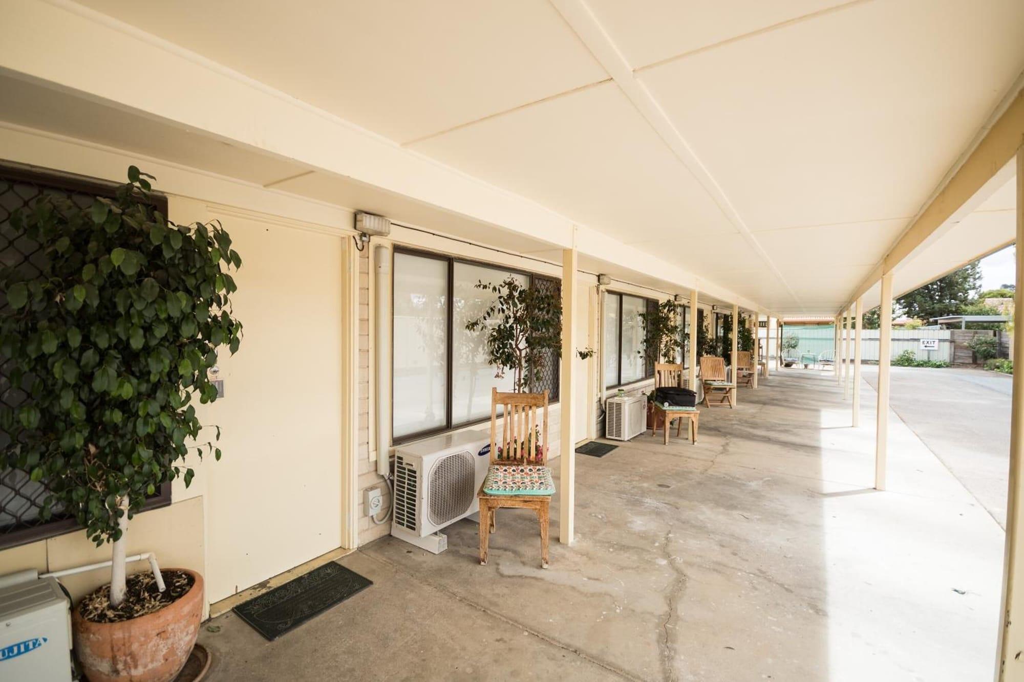 Vineland Motel photo 6