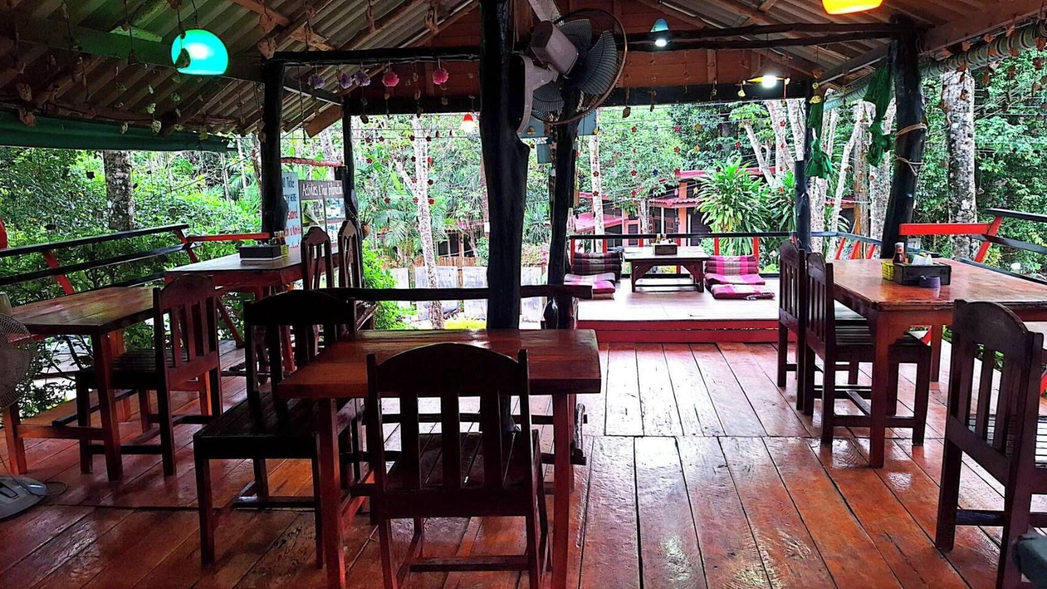 Restaurant 4, Lanta Maikeaw Bungalow, Ko Lanta