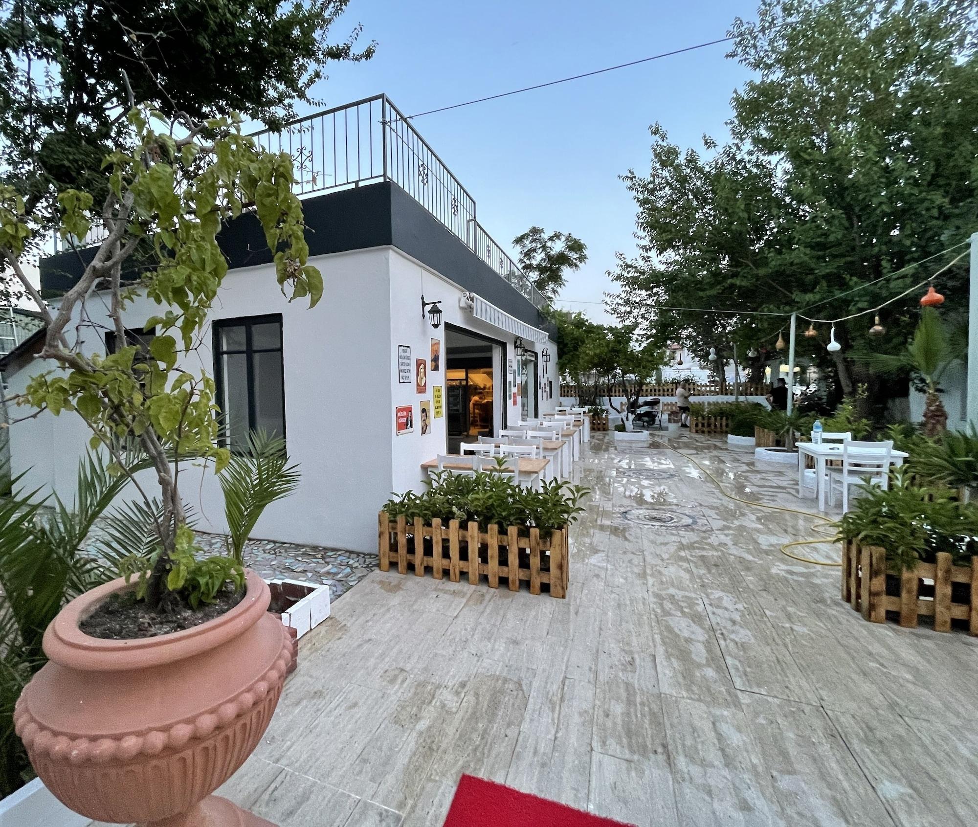 Esmana Otel
