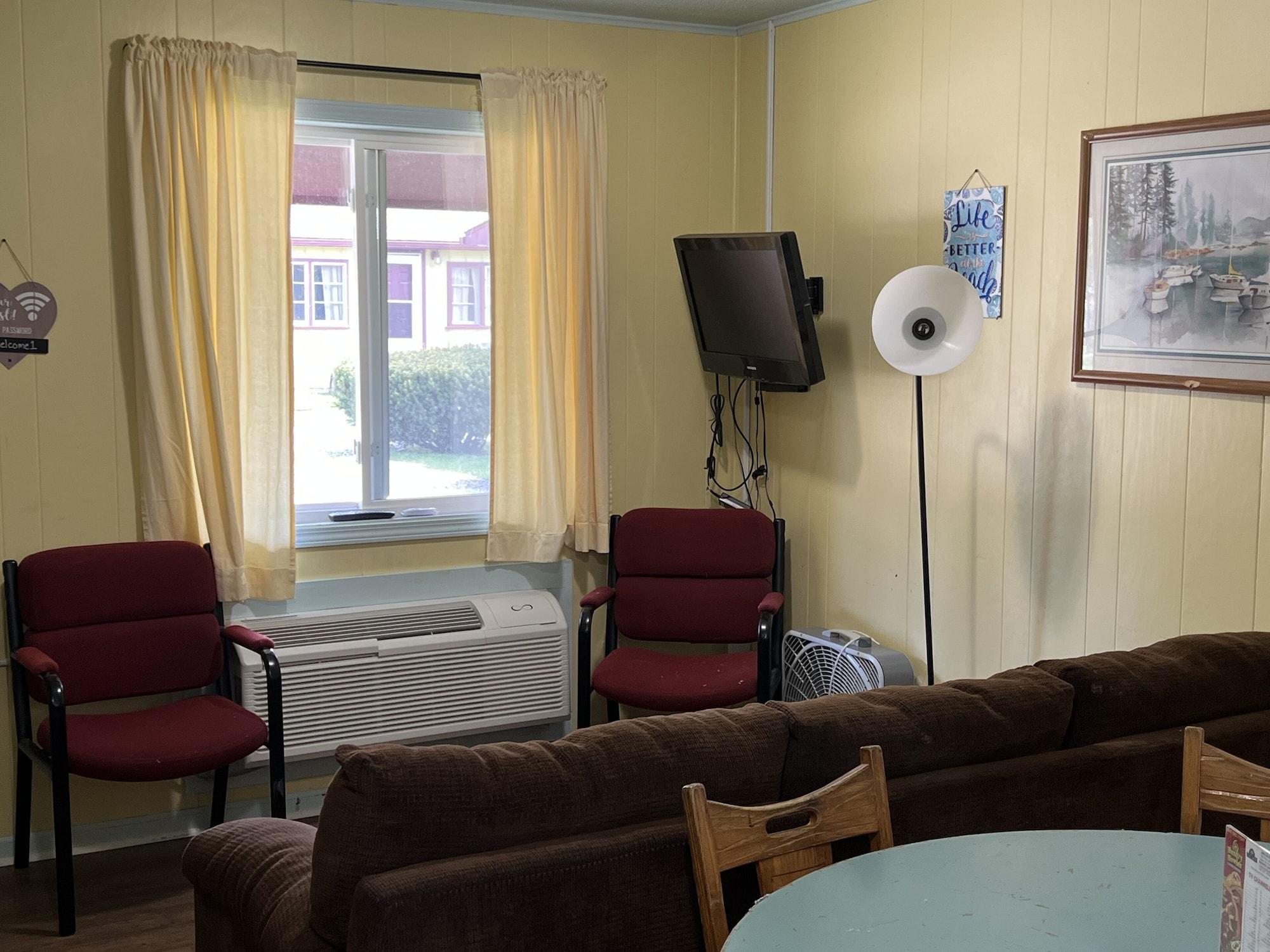 Room 2, Paradise Beach Resort, Lake Hurron