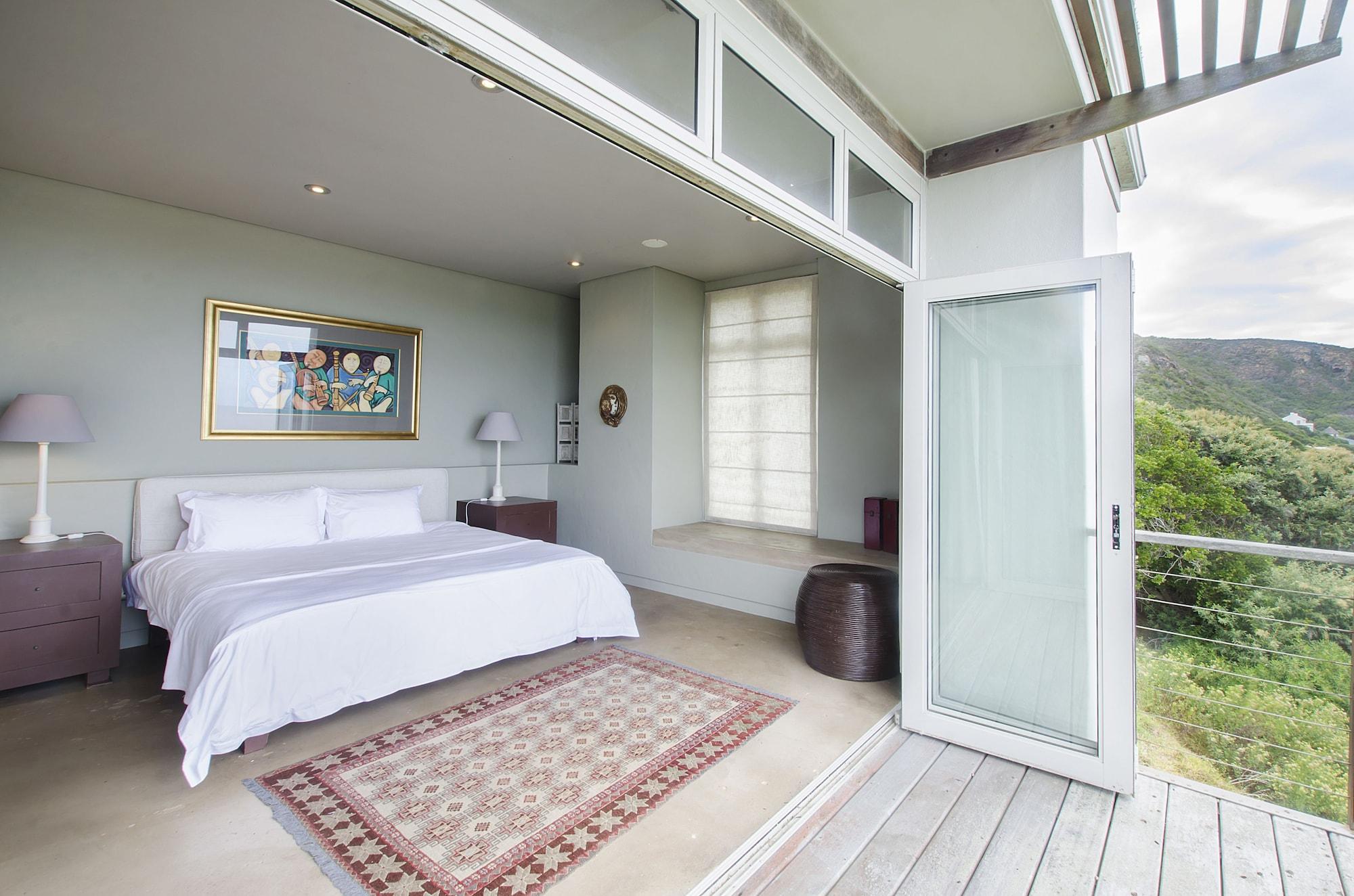 Room 5, 10 Elf Beach House, Eden