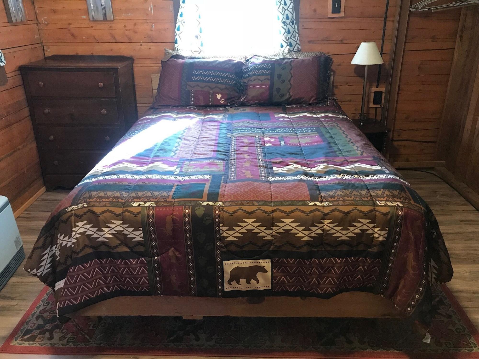 Room 3, Grandview Cabins Rv Resort, Rio Grande