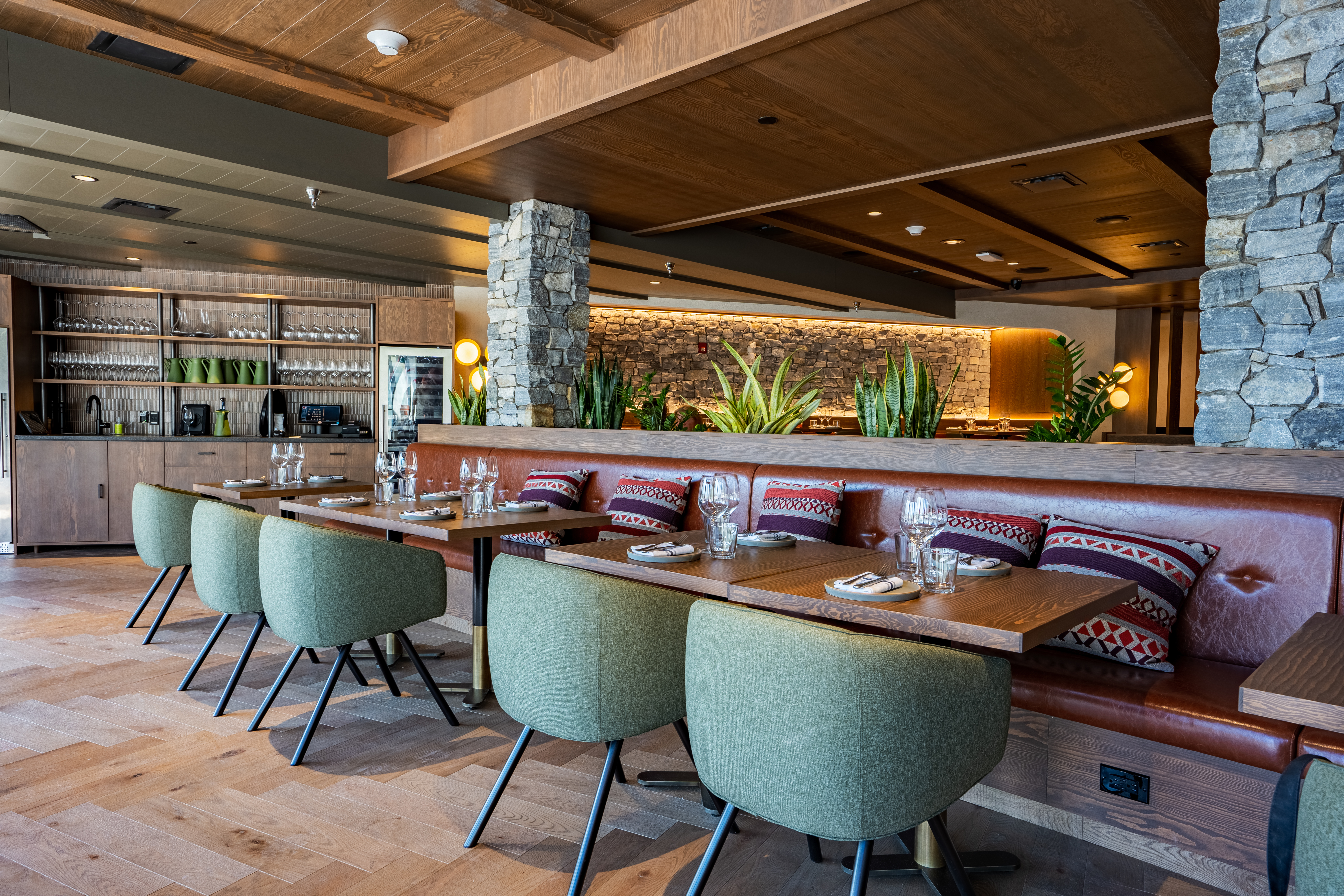 Everwild Canmore - Nordic Spa & Hotel
