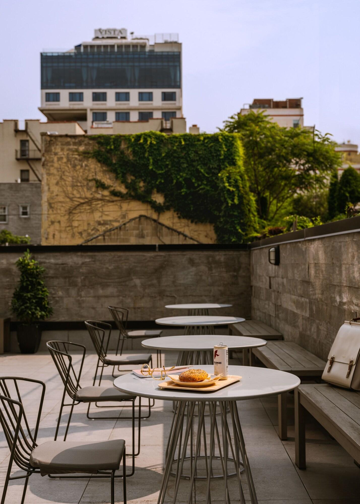 Dutch Hotel Long Island City, Belvilla District 6