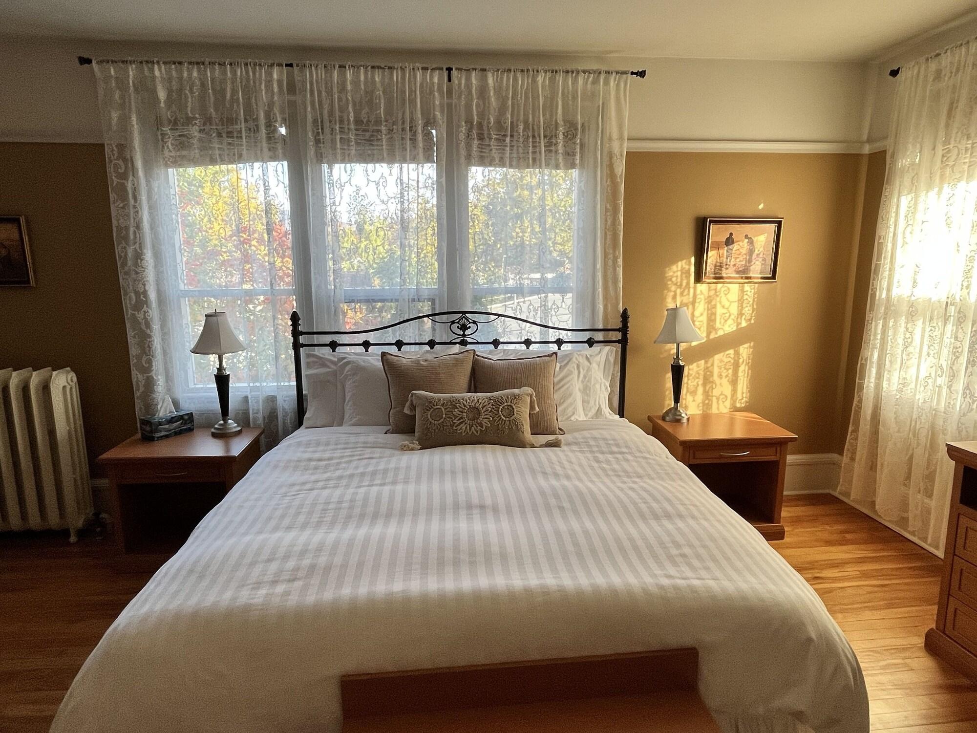 Room 2, Stirling House Bed Breakfast, Central Okanagan